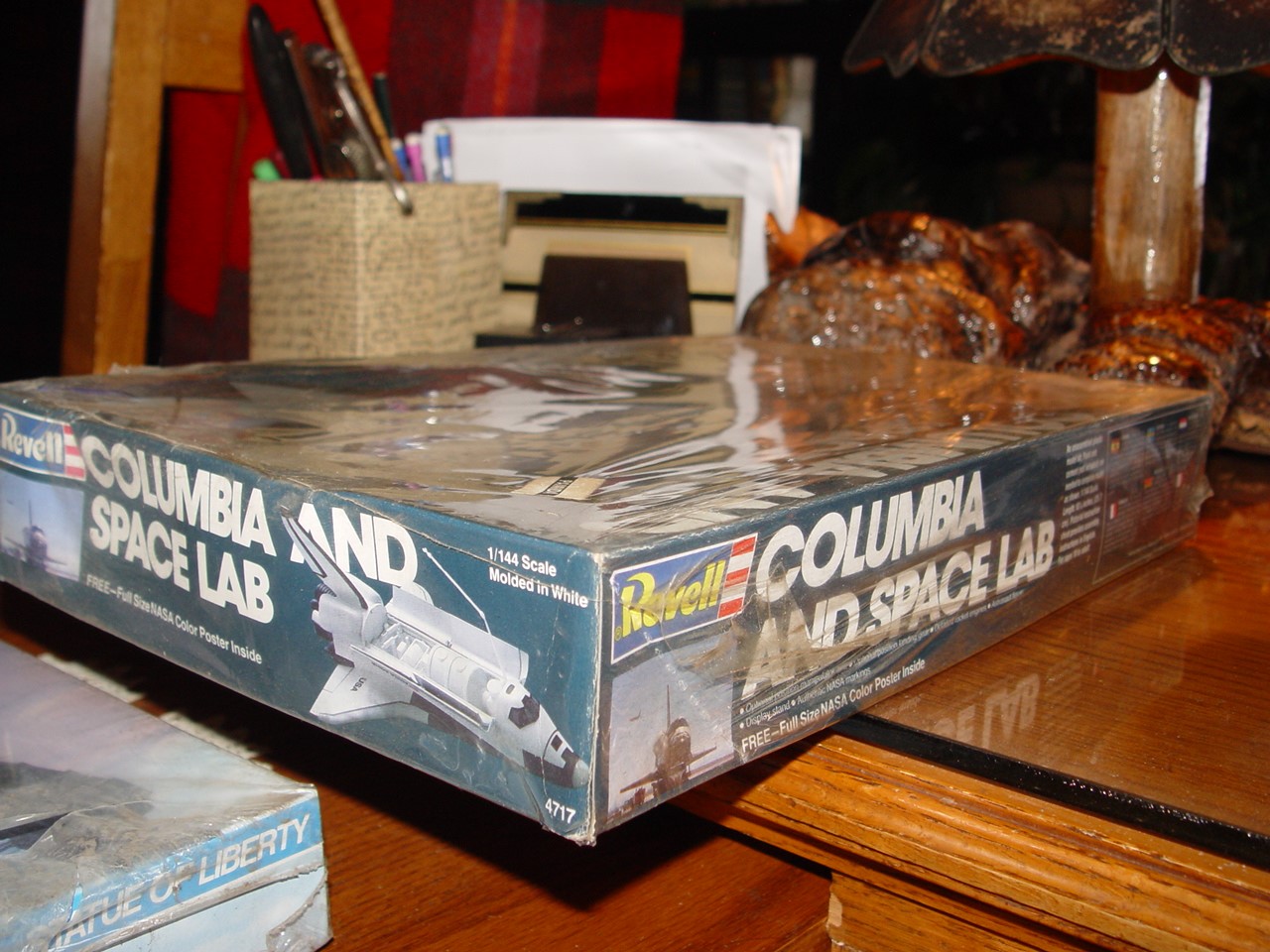 Columbia and Space Lab Revell No. 4717 1/144 Scale