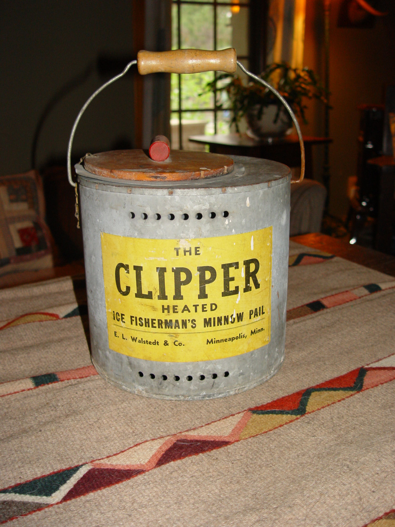 Early Clipper Heated Ice
Fisherman's Minnow Pail