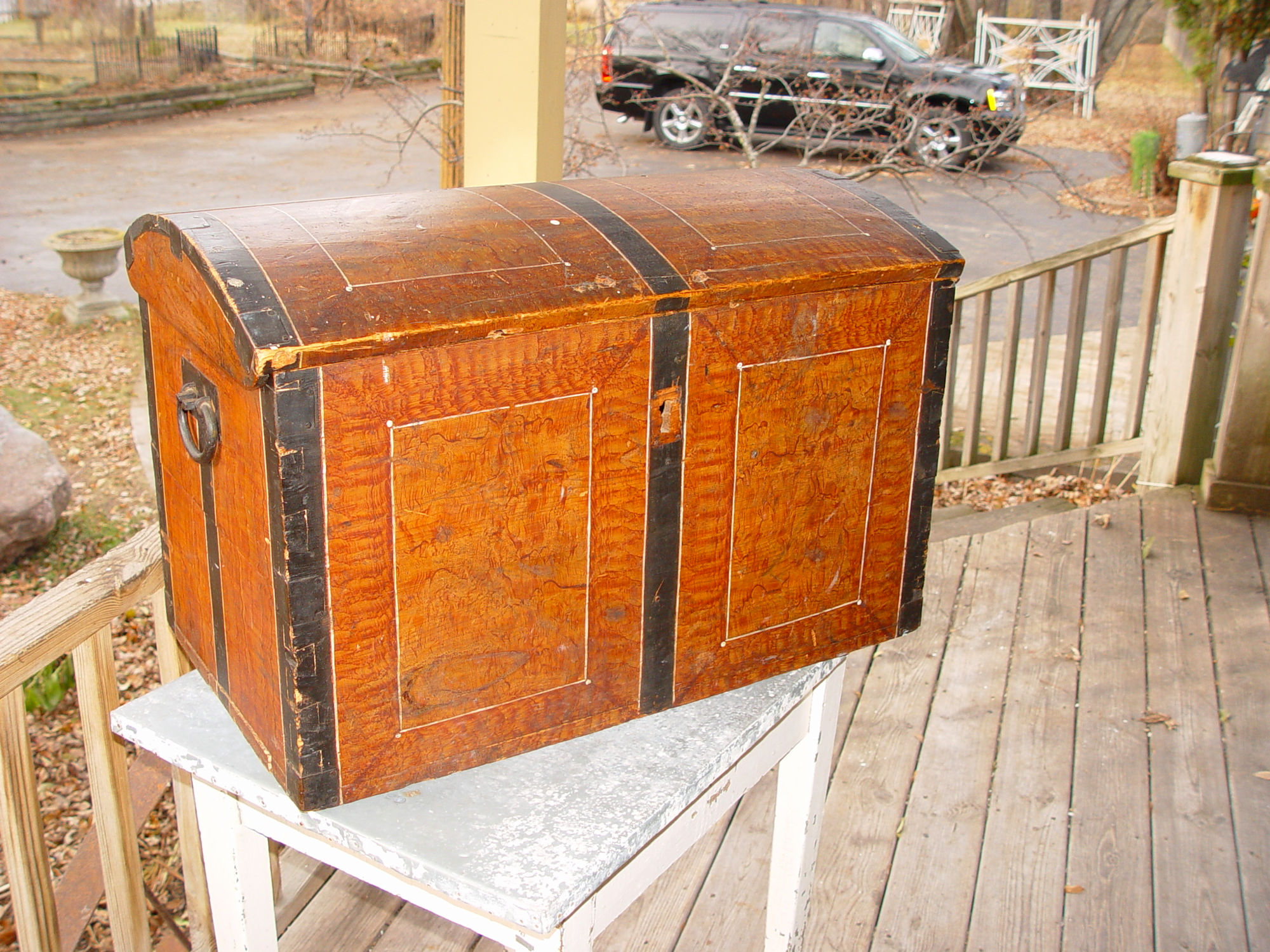 Scandinavian Early 19th
Century Painted Dome Trunk