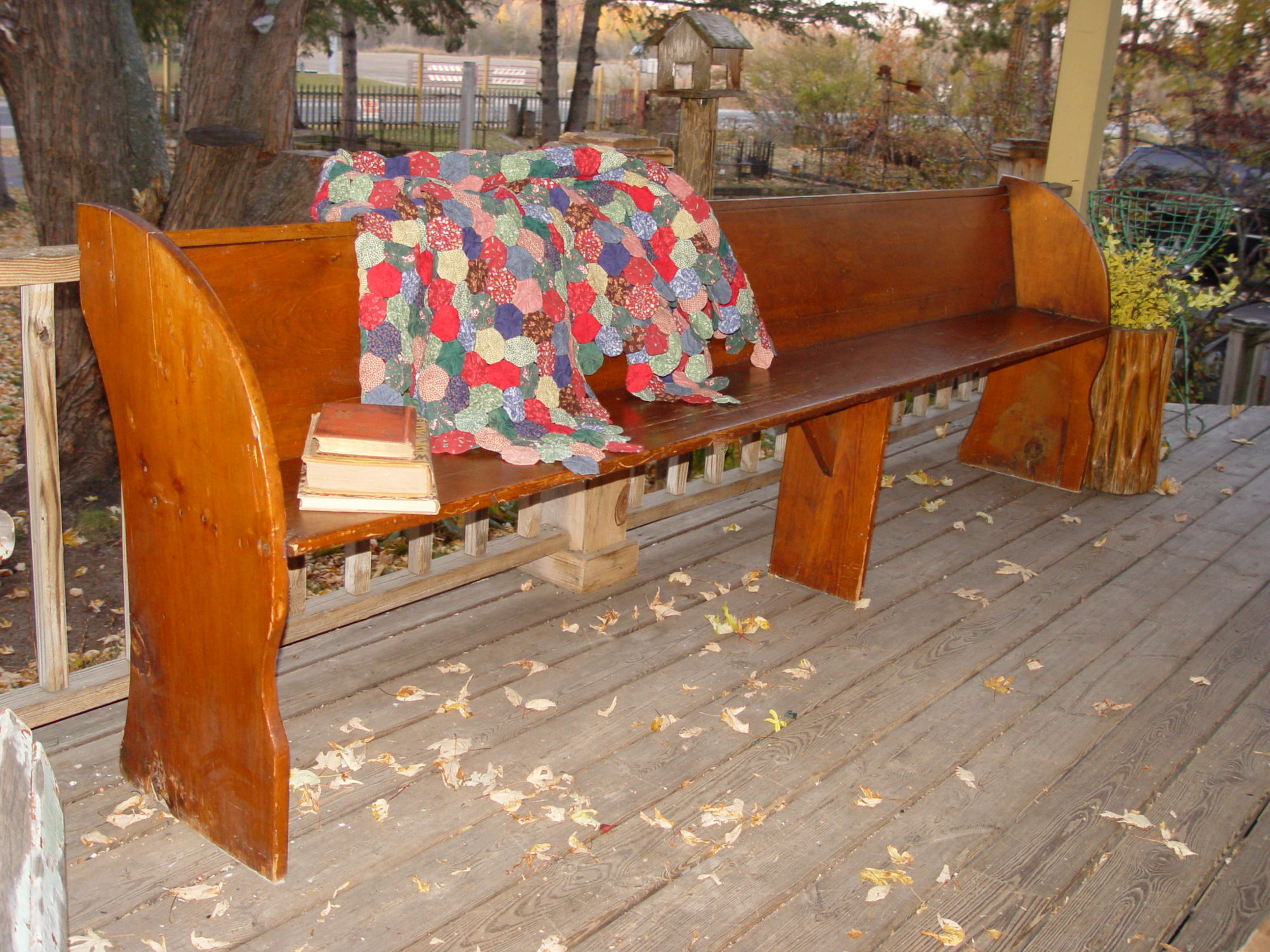 19th c. Unique German Heart
Pine Minnesota Church Pew, Warm
Nutmeg Patina
