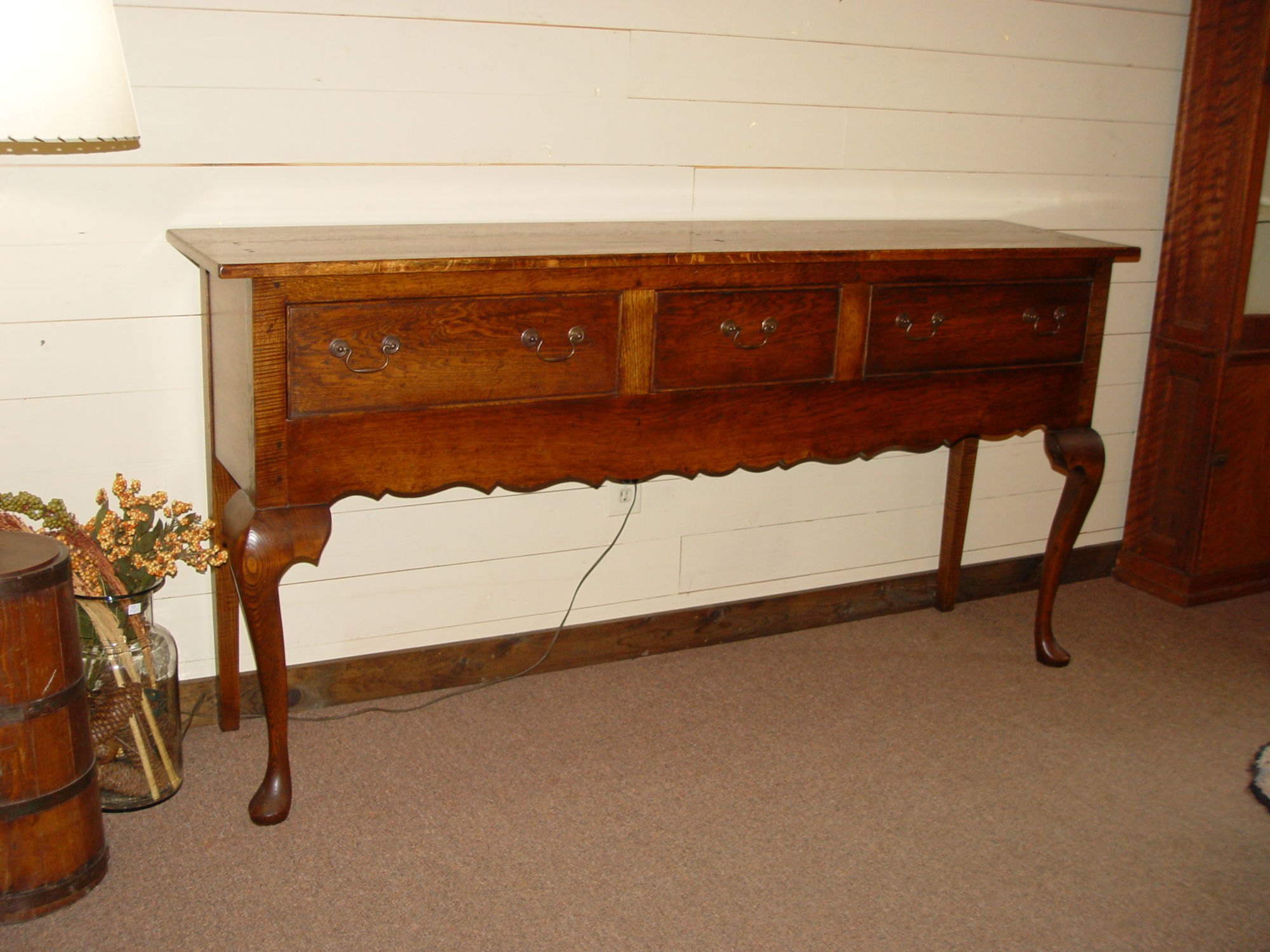 Colonial Style Vintage Oak
Hunt board, Sideboard