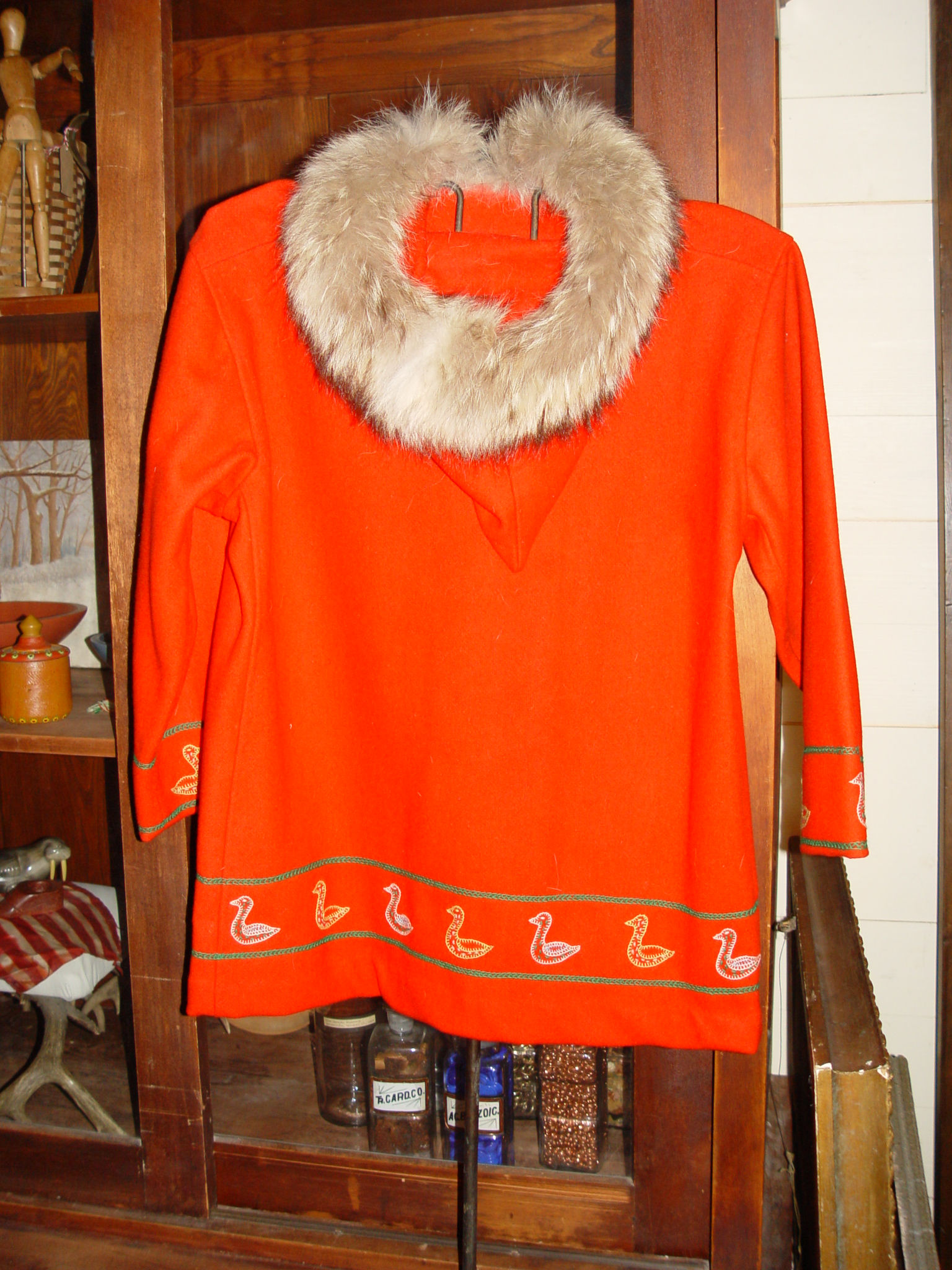 Canadian Inuit 1940s Hand
Crafted Embroidered Ducks Fur
Hood Coat