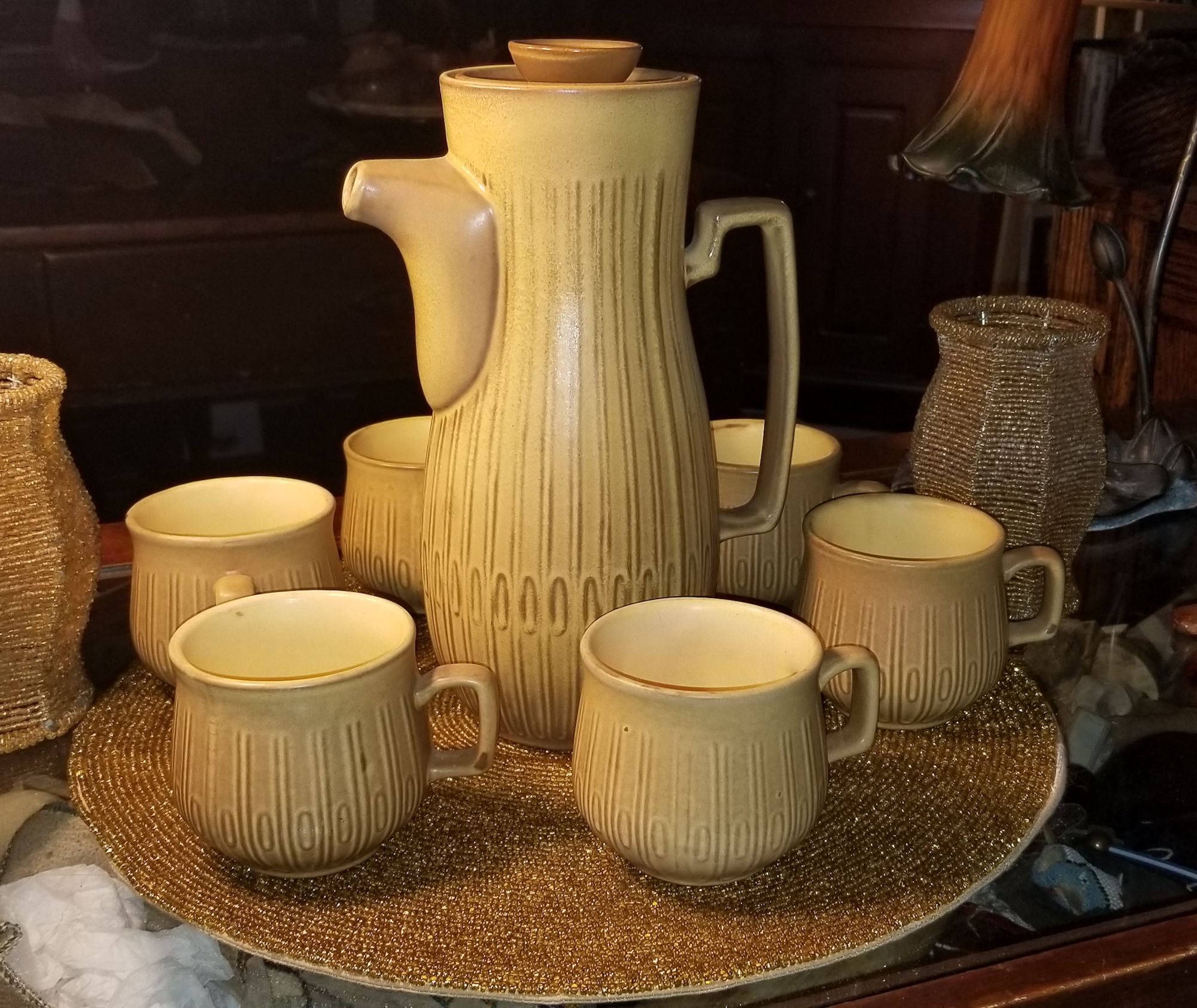 Red Wing Ceramastone
Pottery Coffee Set 1960's
Adobestone Pattern