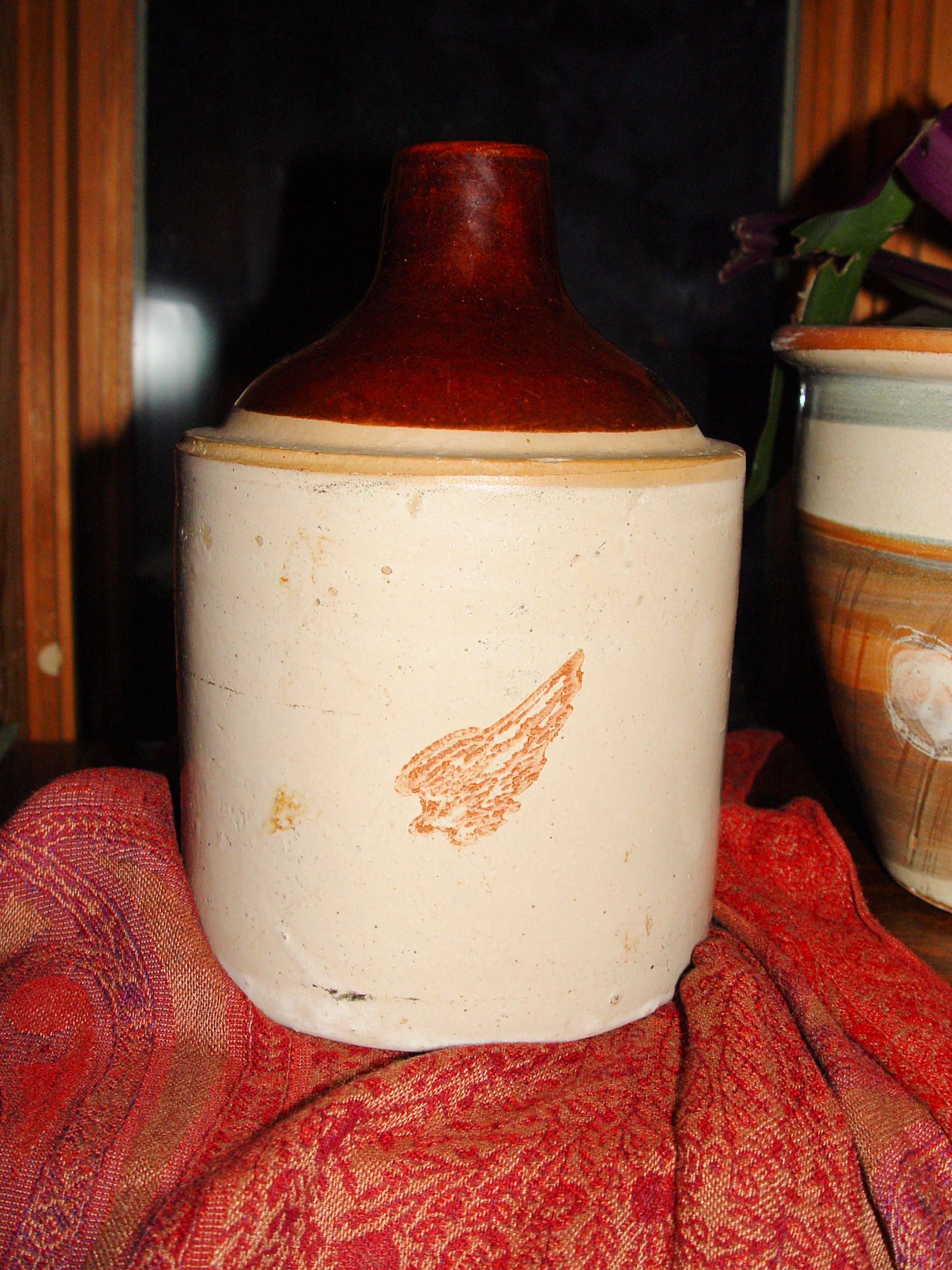 Red Wing Stoneware Brown
Top Wing Shoulder Jug, 1/2 gal.