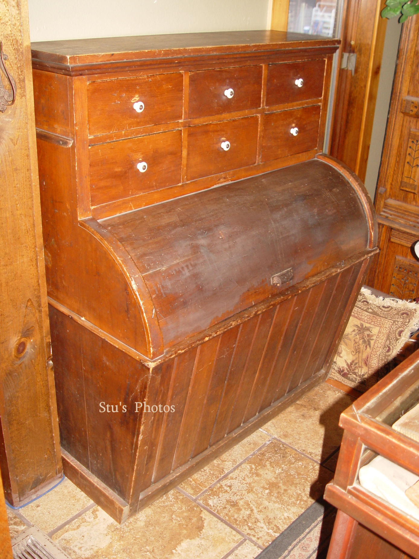 Antique Country Primitive
General Store Apothecary
Drawers, Roll Top Flour / Feed
Bin