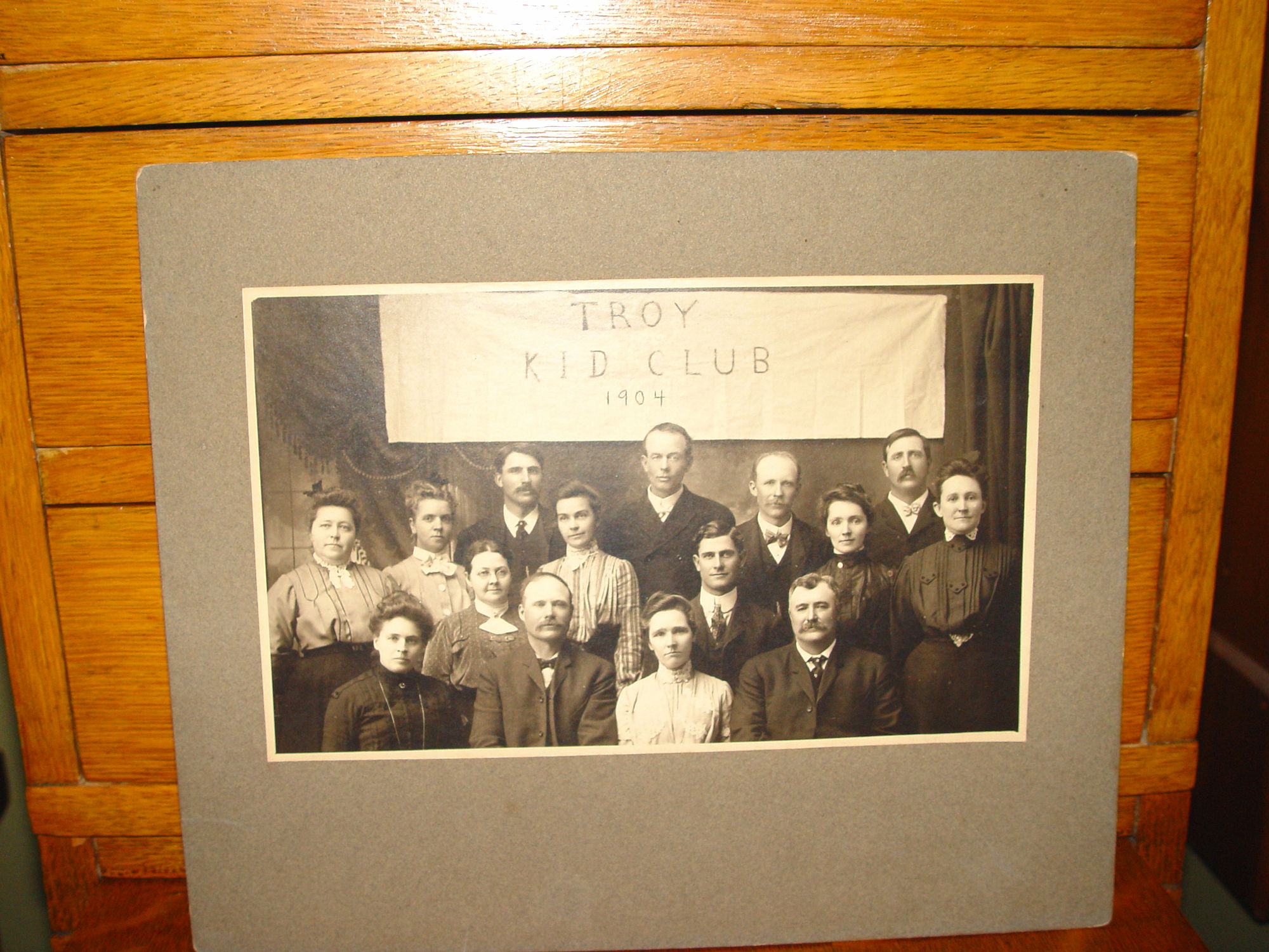 1904 Troy Kid Club Mich,
                                        MO, or NY - Lrg Cabinet
                                        photograph