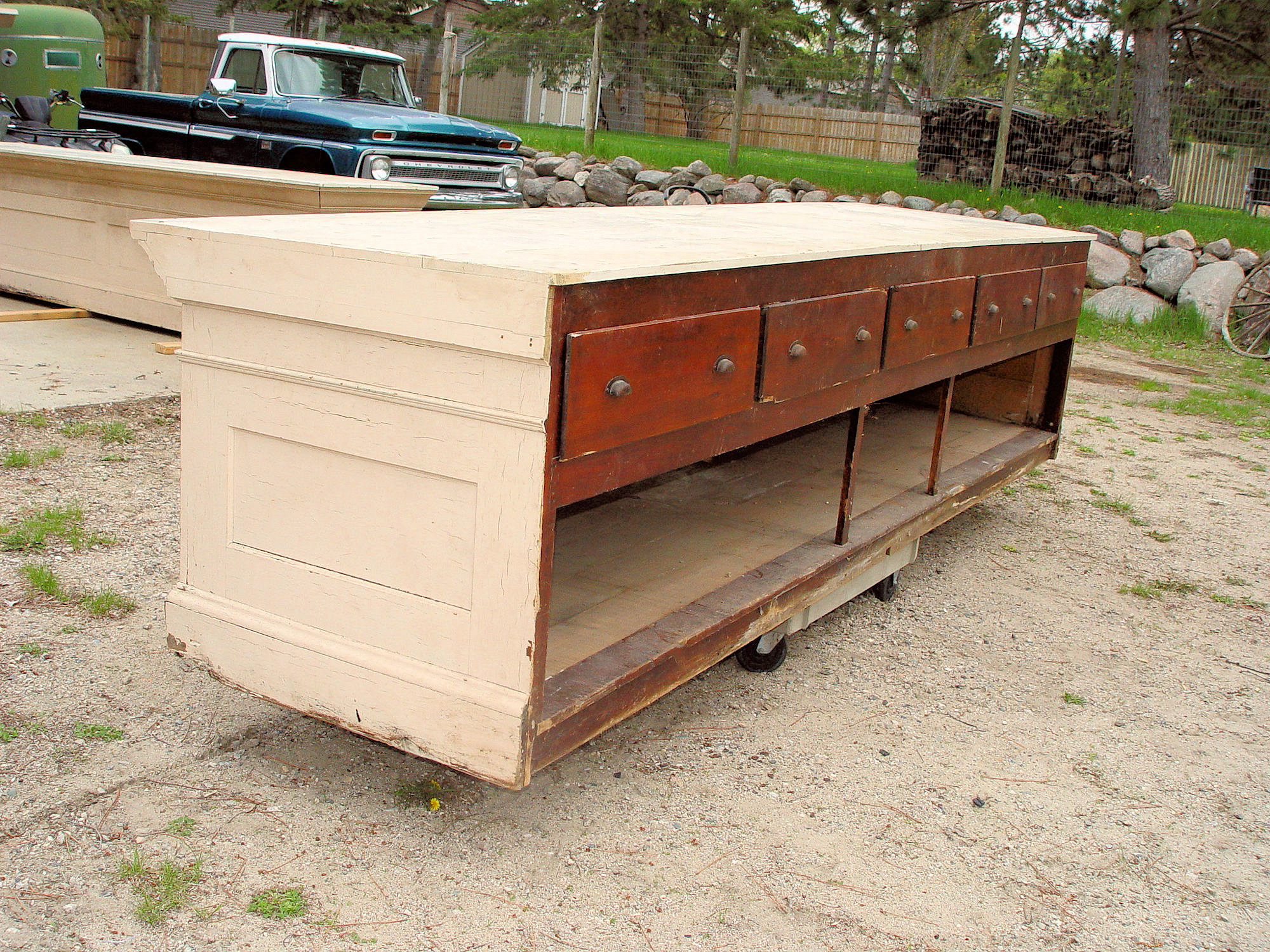 Late 19th‑century Mercantile General
Store or Apothecary Counter