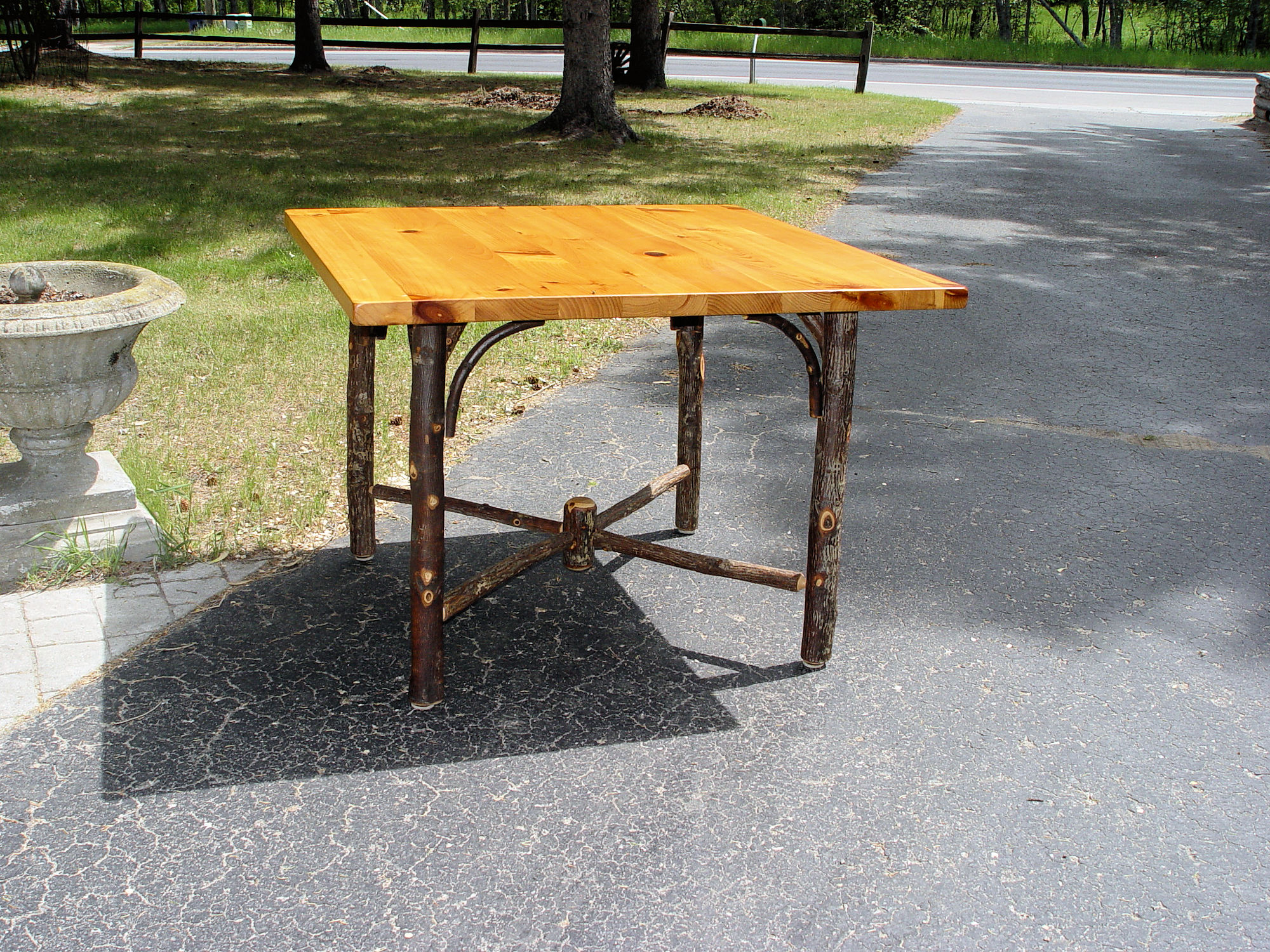 Vintage Old
                        Hickory Kitchen Dining Table Shelbyville IN