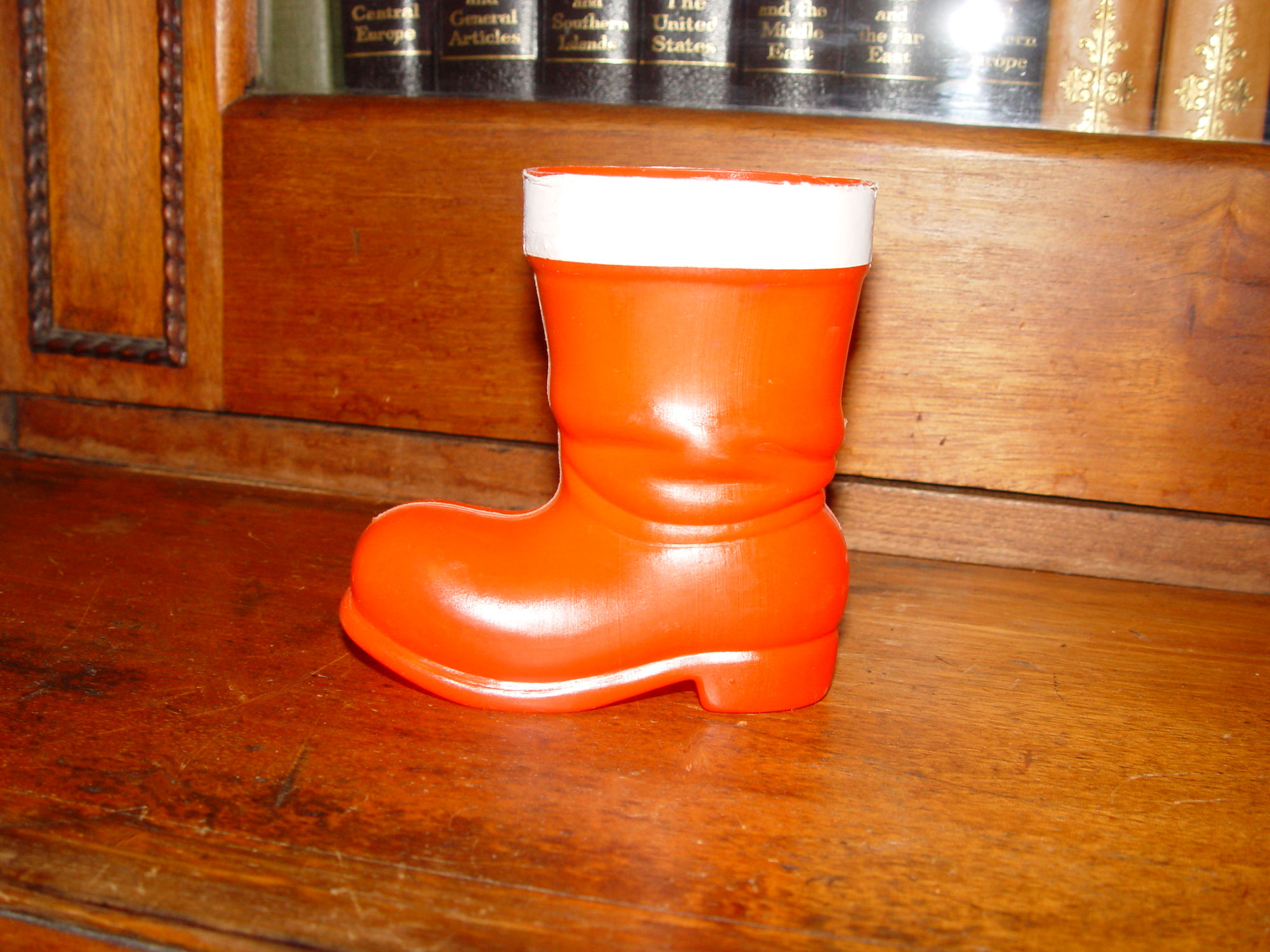 1960's Santa Boot,
                                        Christmas Candy Container, Hard
                                        Plastic, RTC