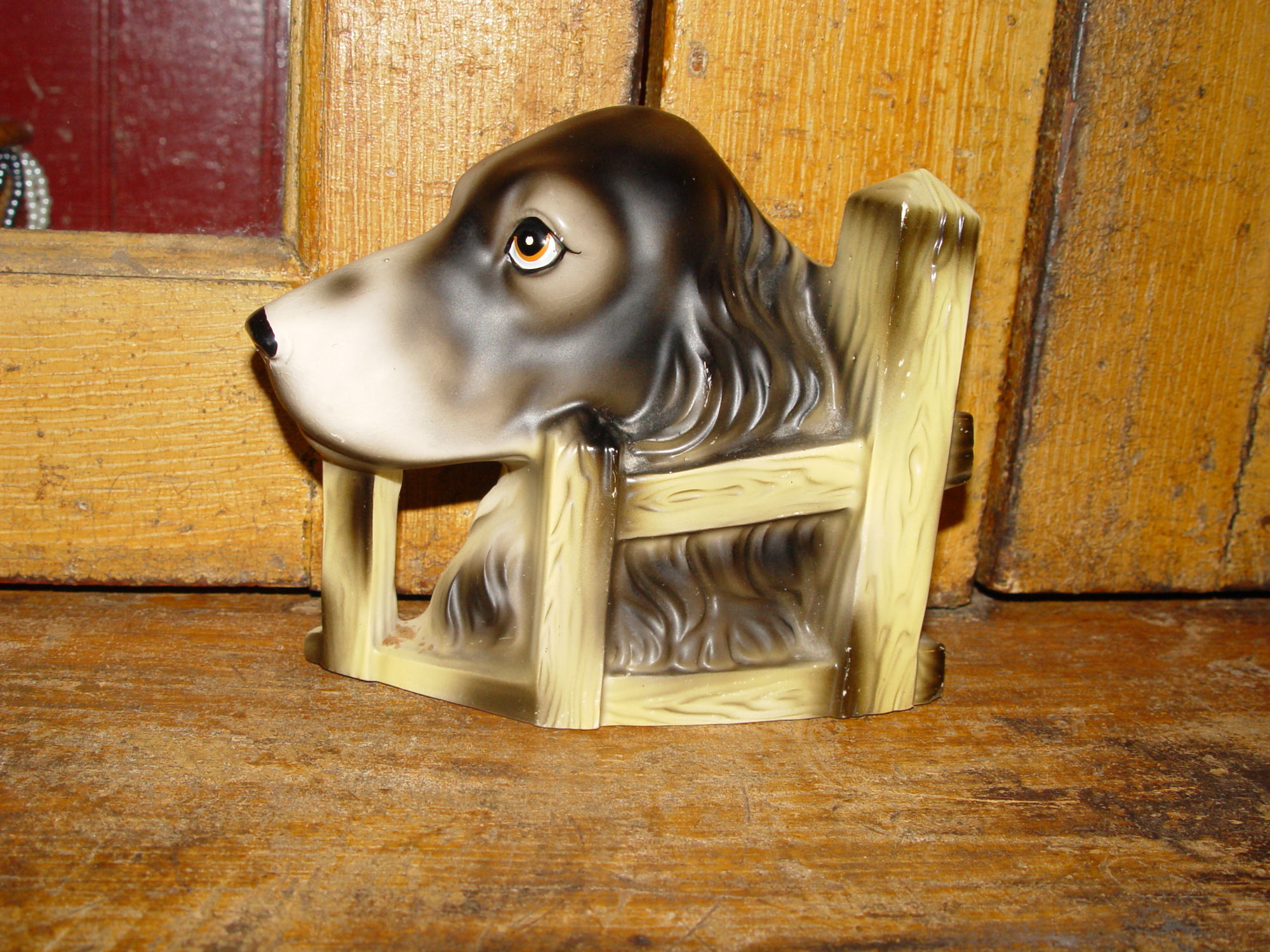 Ucagco Japan Springer
                                        Spaniel Dog Head and Fence
                                        Figurine