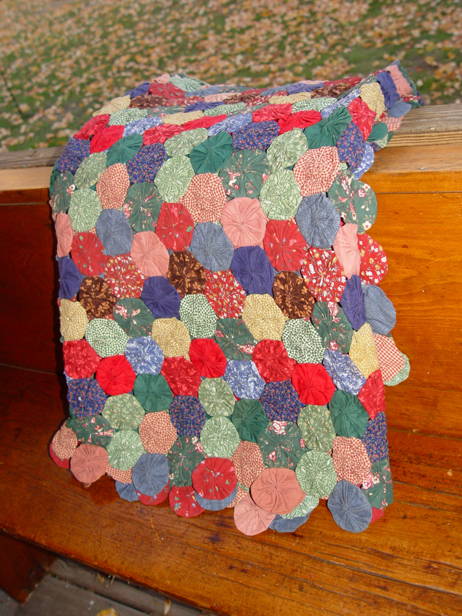 Vintage Vibrant Yo Yo Quilt Coverlet, Hand Made,
55" x 64"