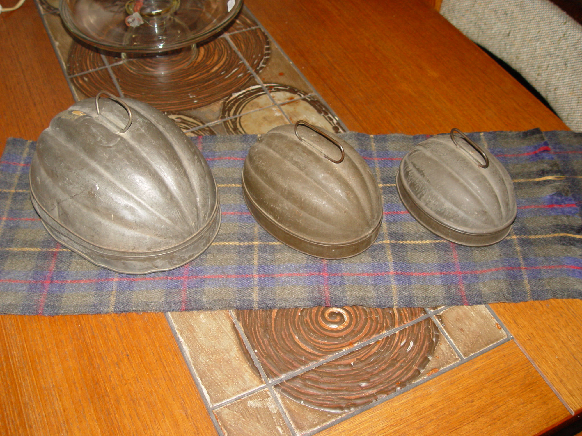Three
                        Vintage Tin 2-Piece Pudding Melon Molds