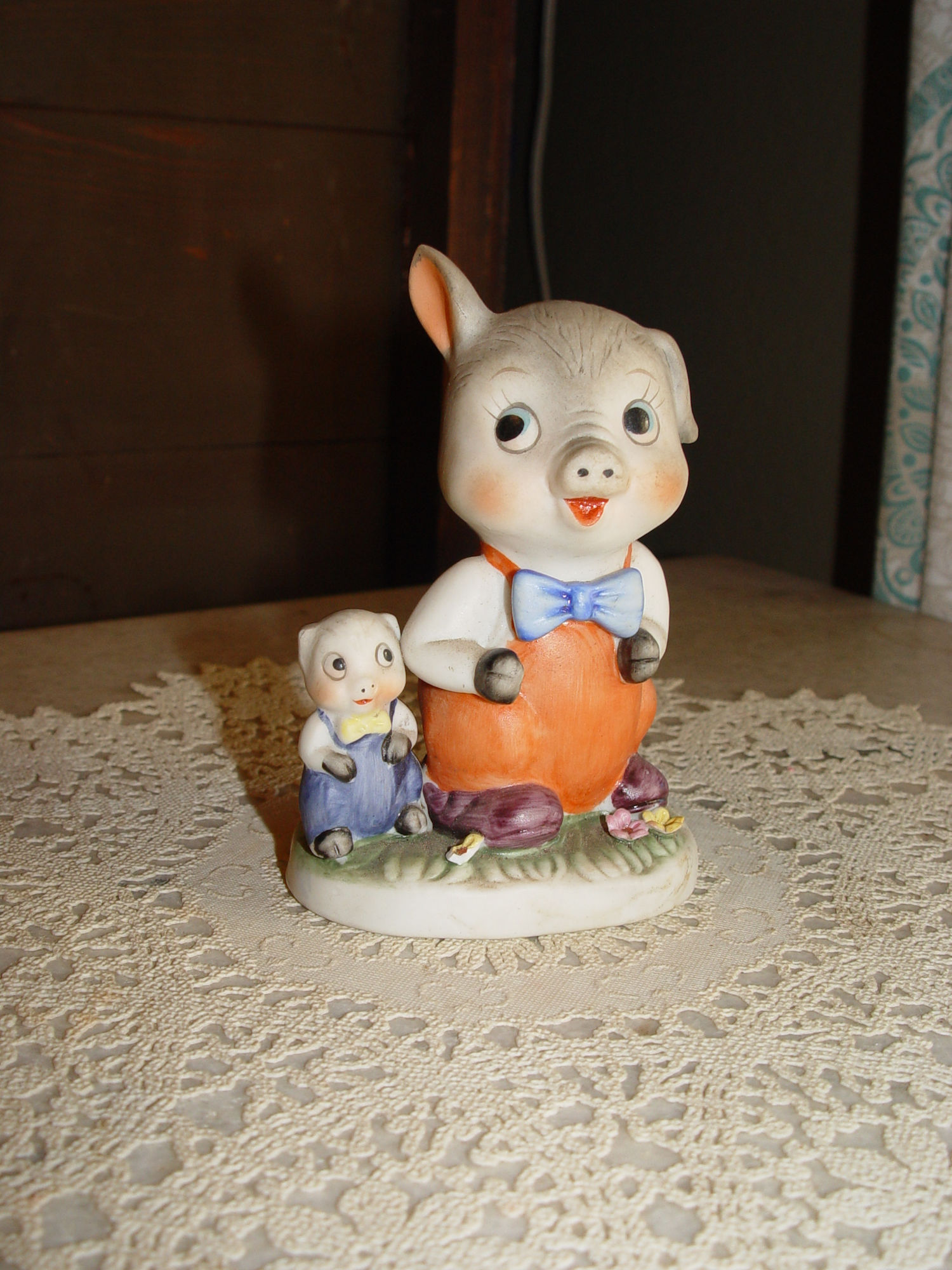 1950s Bisque Mother Pig
                                        & Child in Bibs, Bowties
                                        Japan Figurine - Gibson