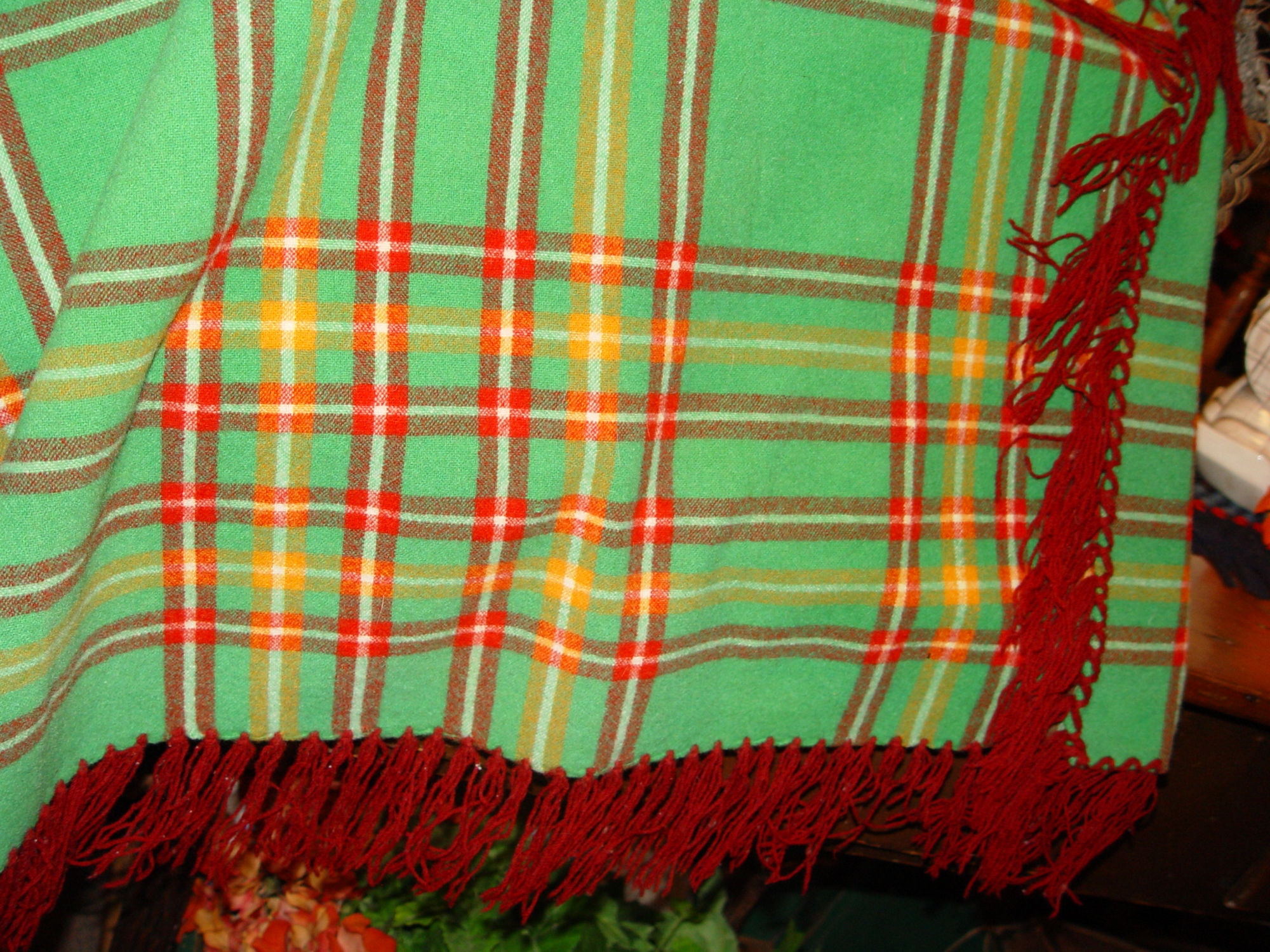 1930s Pendleton Wool Plaid Stadium Blanket w/
Fringe 57” X 60”