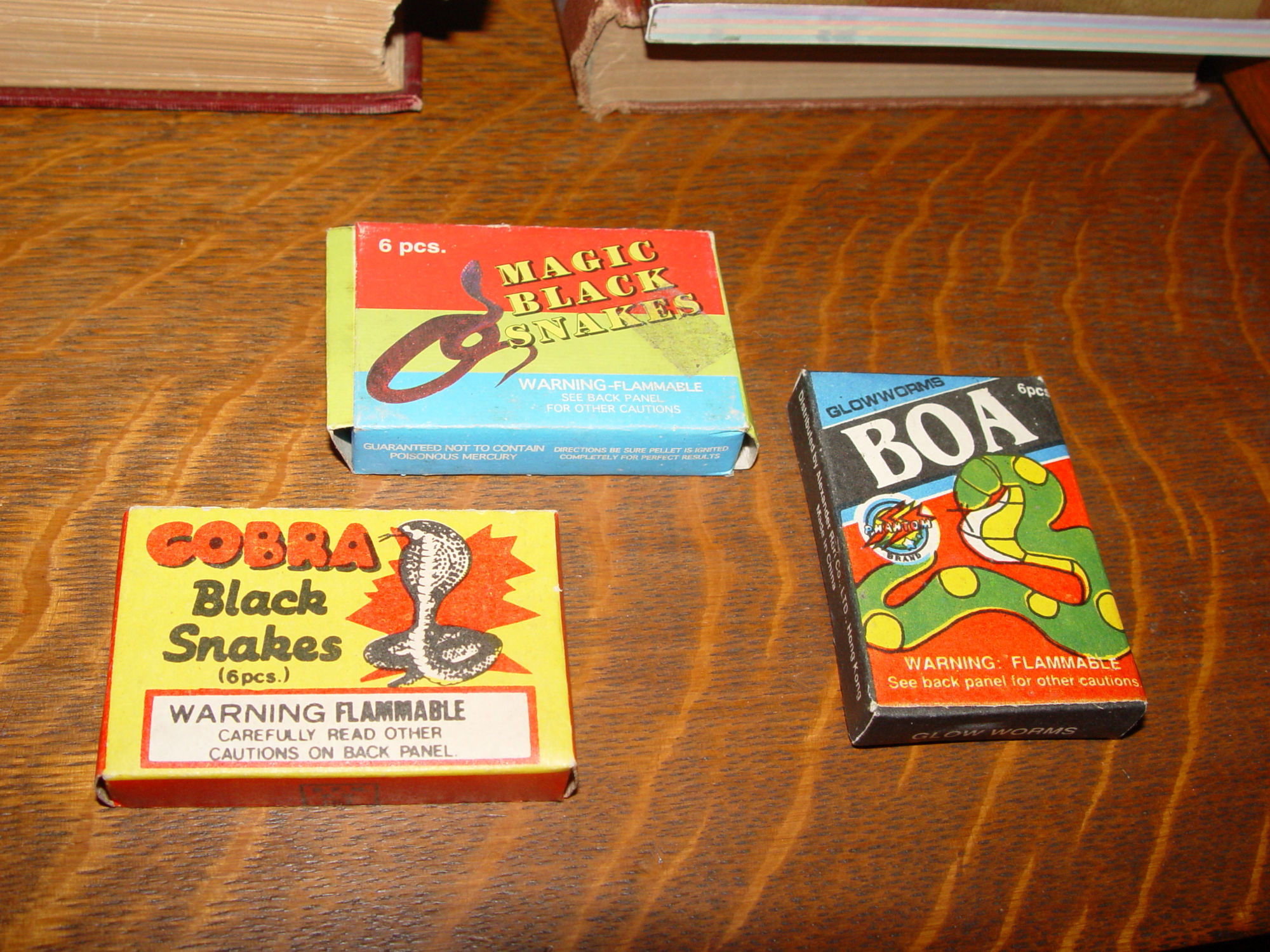 Vintage Dime Store
                                        Fireworks Crackers Magic Snakes,
                                        Boa, Glow Worms (Empty Boxes) 3
                                        Pkgs