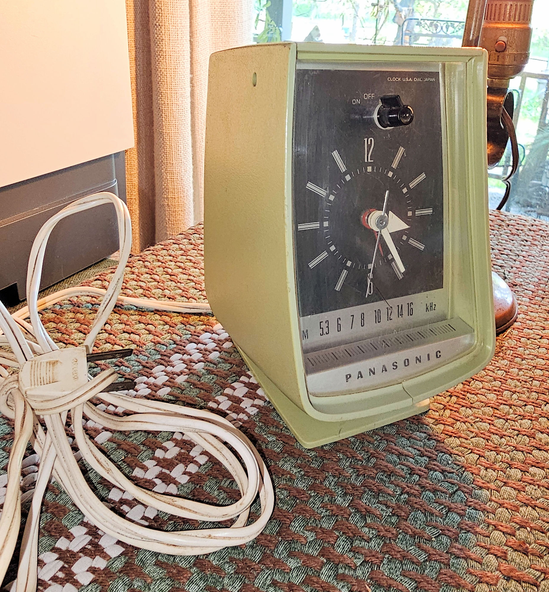 Vintage
                        Atomic MCM Panasonic RC-1089 Pedestal Alarm
                        Clock Radio