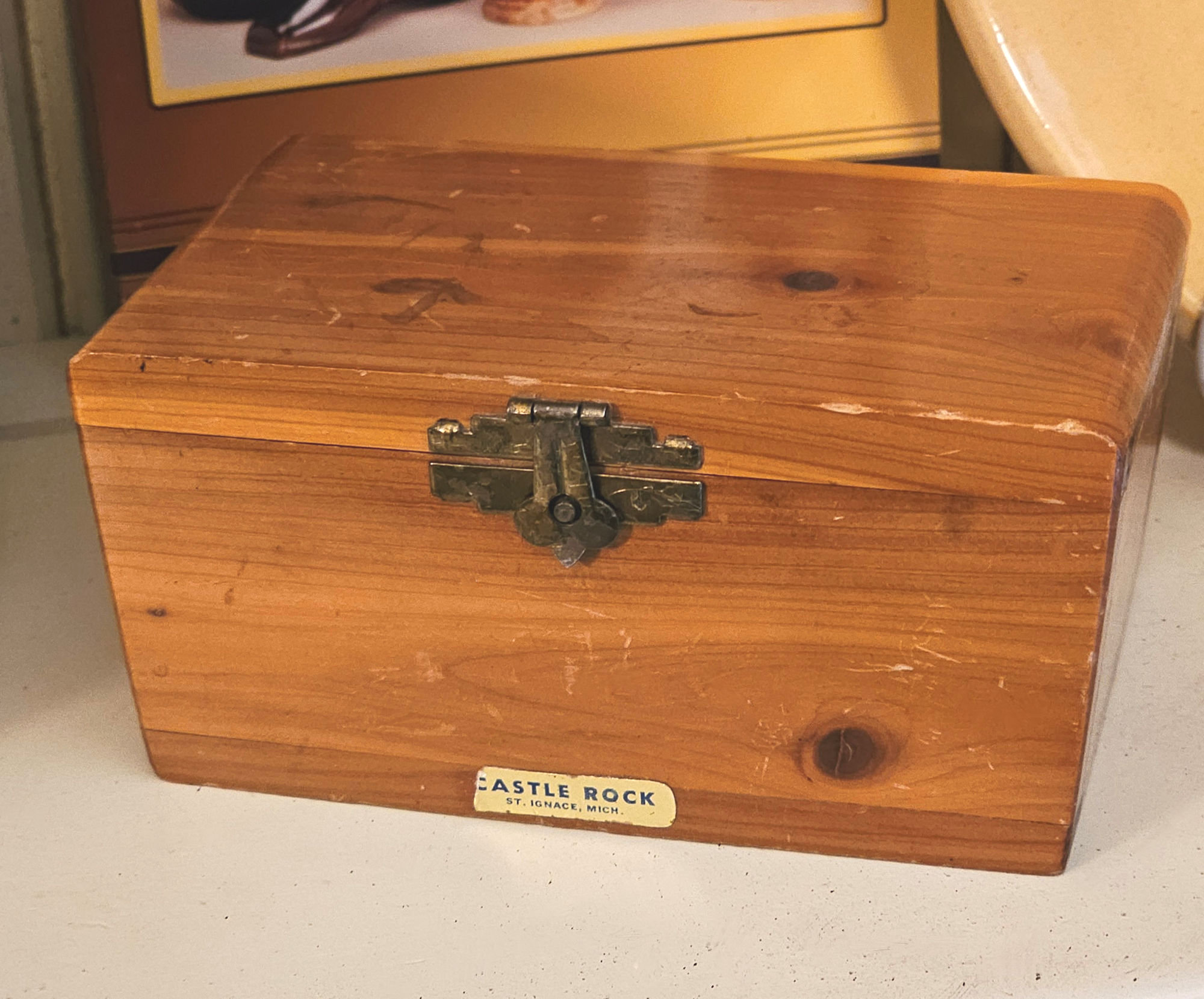 Wooden
                        Vintage Hand Carved Dresser Jewelry, Trinket Box
                        c. 1940s