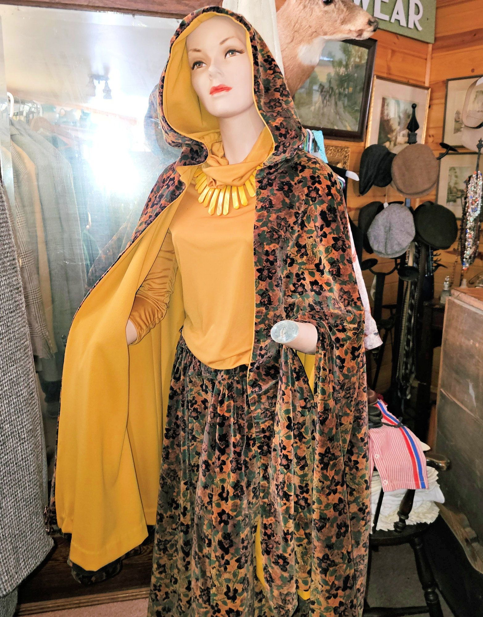 Velvet
                        Vtg Autumn Patterned Handmade Skirt / Hooded
                        Cape Cloak Ensemble