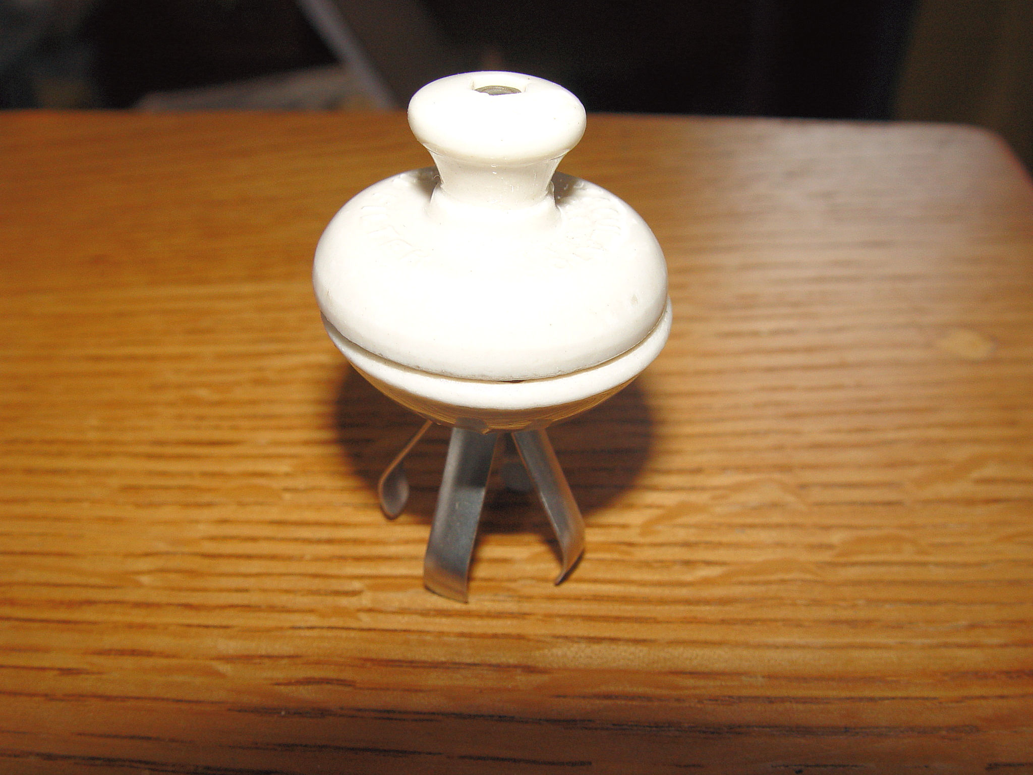 1940s
                        Vaculator Dutch Clothless Coffee Vacuum Clip-in
                        Ceramic Filter