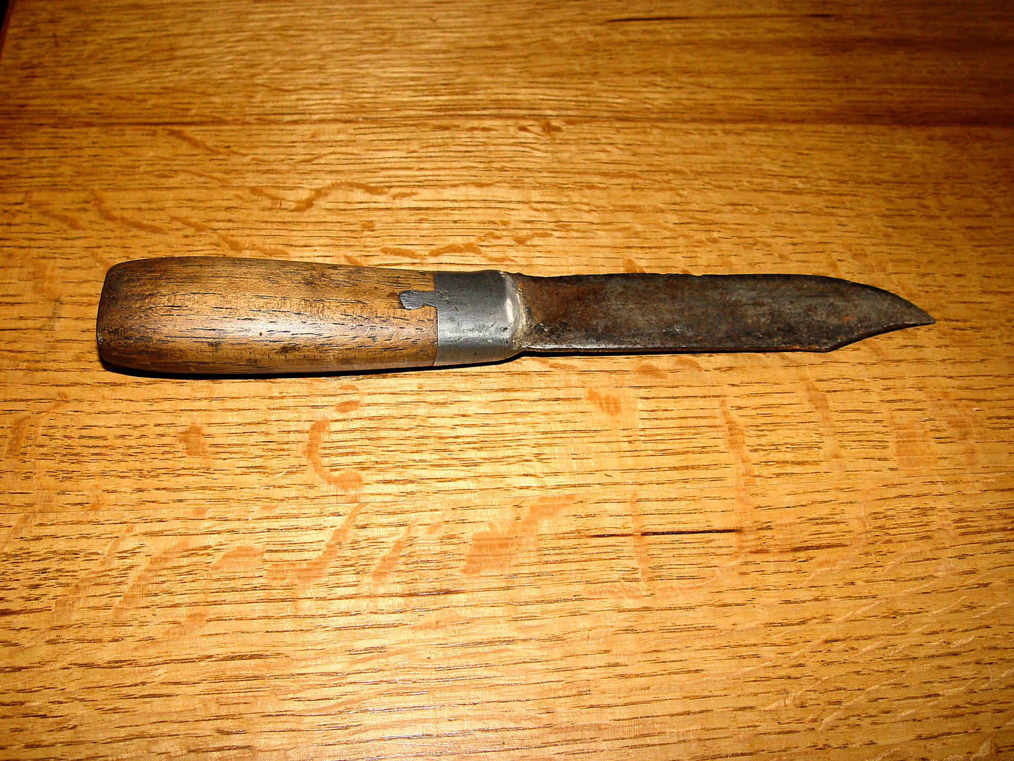 Old
                        Scandinavian / Norwegian Handmade Knife, Pewter
                        inlay