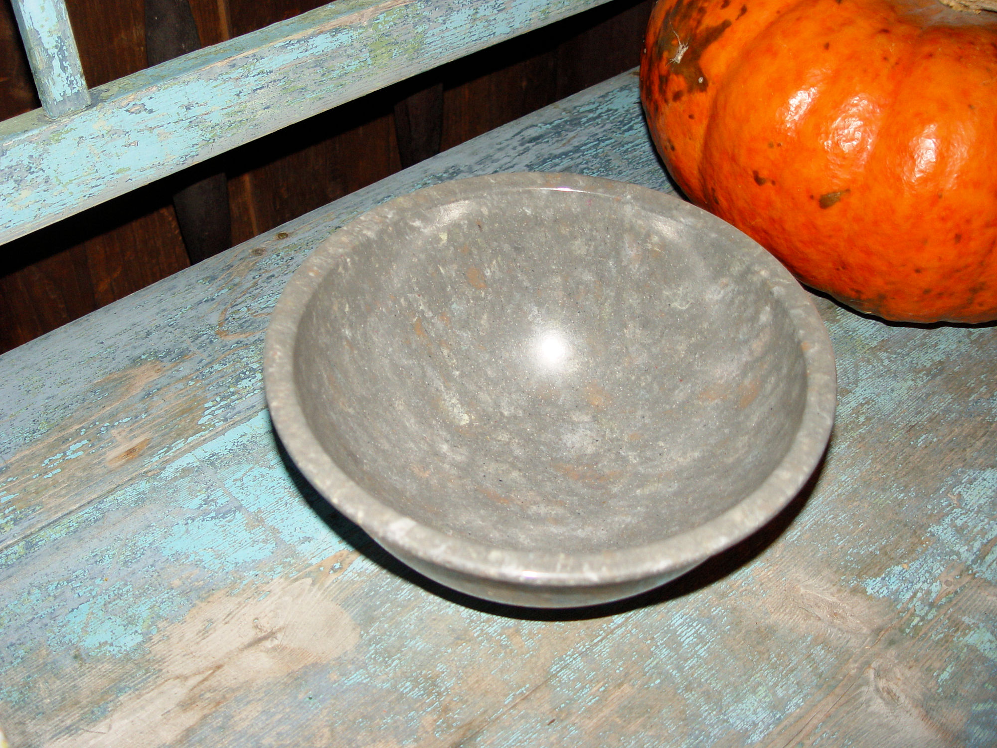 Texas Ware,
#118 mixing bowl - Charcoal w/ cream confetti,
spatter designs 9.75"