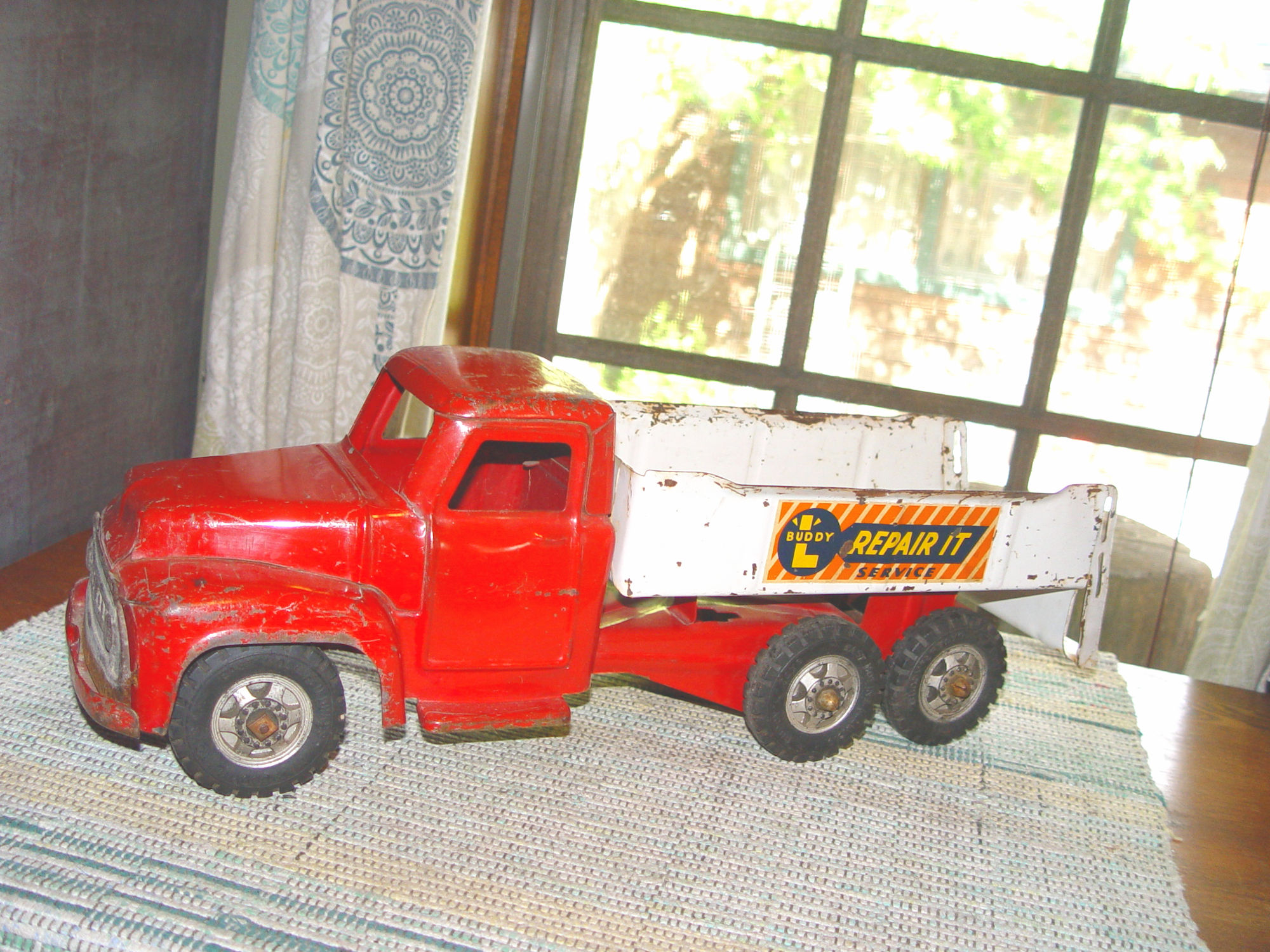 Vintage 1953 Buddy L
                                        "Repair-It Service"
                                        Dump Truck � Pressed Steel Toy