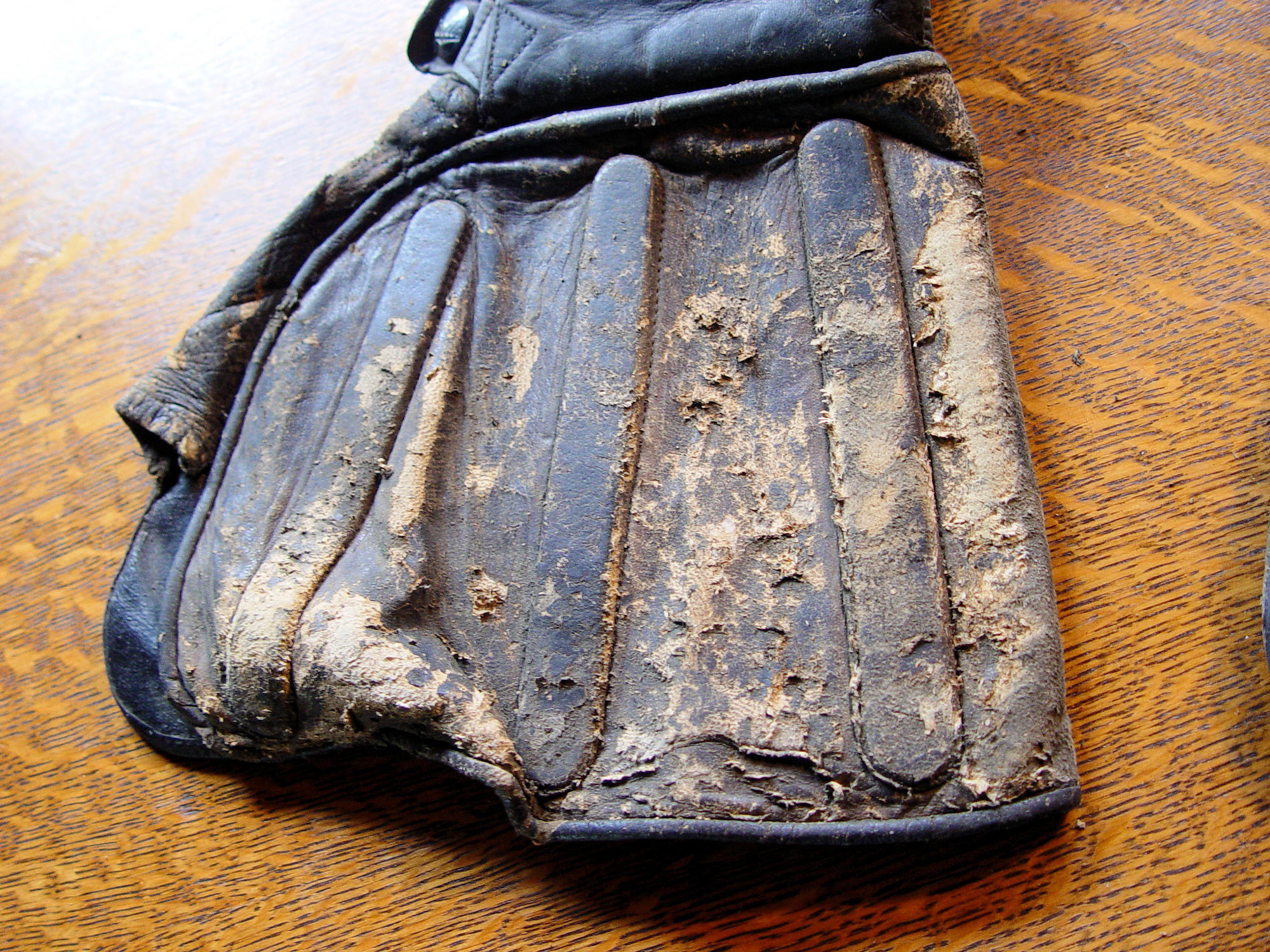 1910s-30s WL MFG Co. Mpls MN Leather Motorcycle /
Aviator Gauntlet Mittens