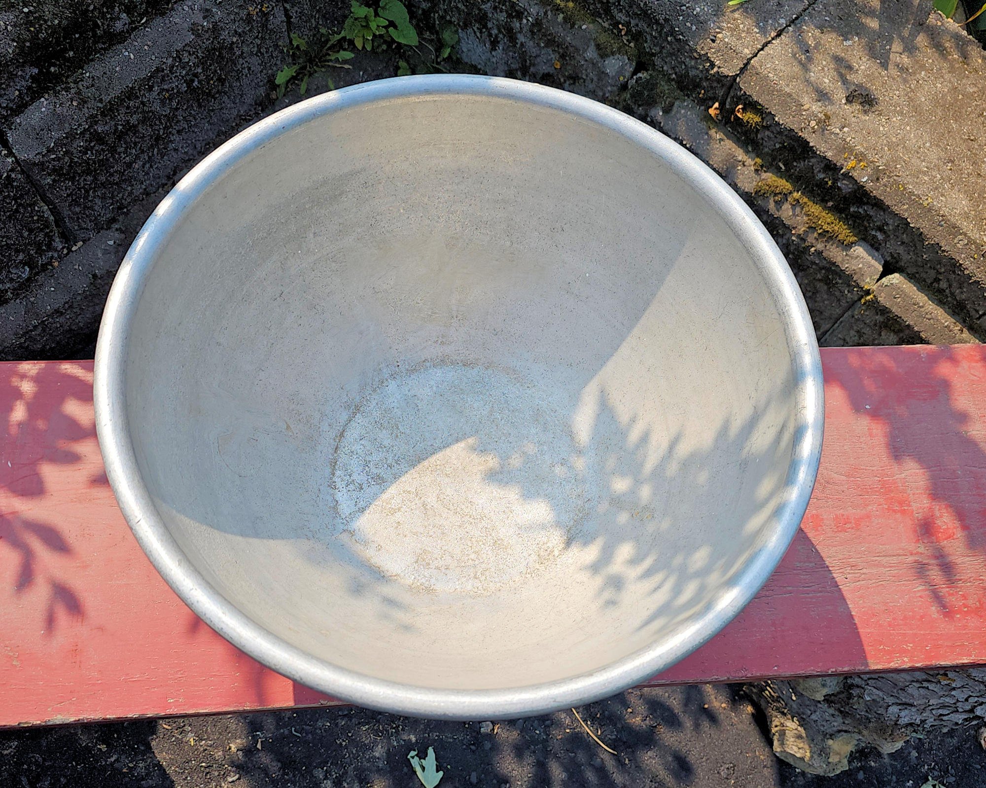 Early 17.5" Aluminum Mixing Bowl – Northern
Minnesota Logging Camp Find