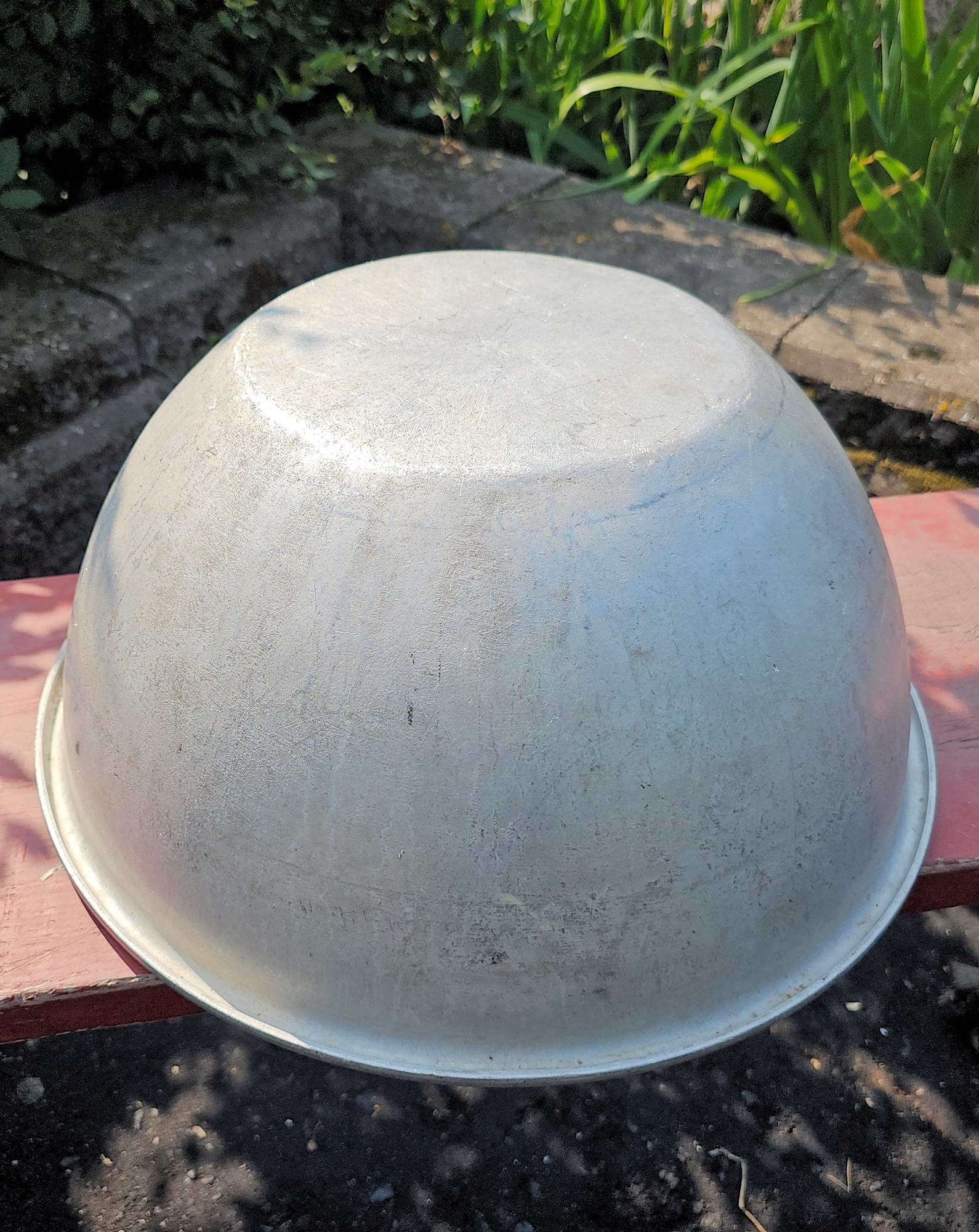 Early 17.5" Aluminum Mixing Bowl – Northern
Minnesota Logging Camp Find