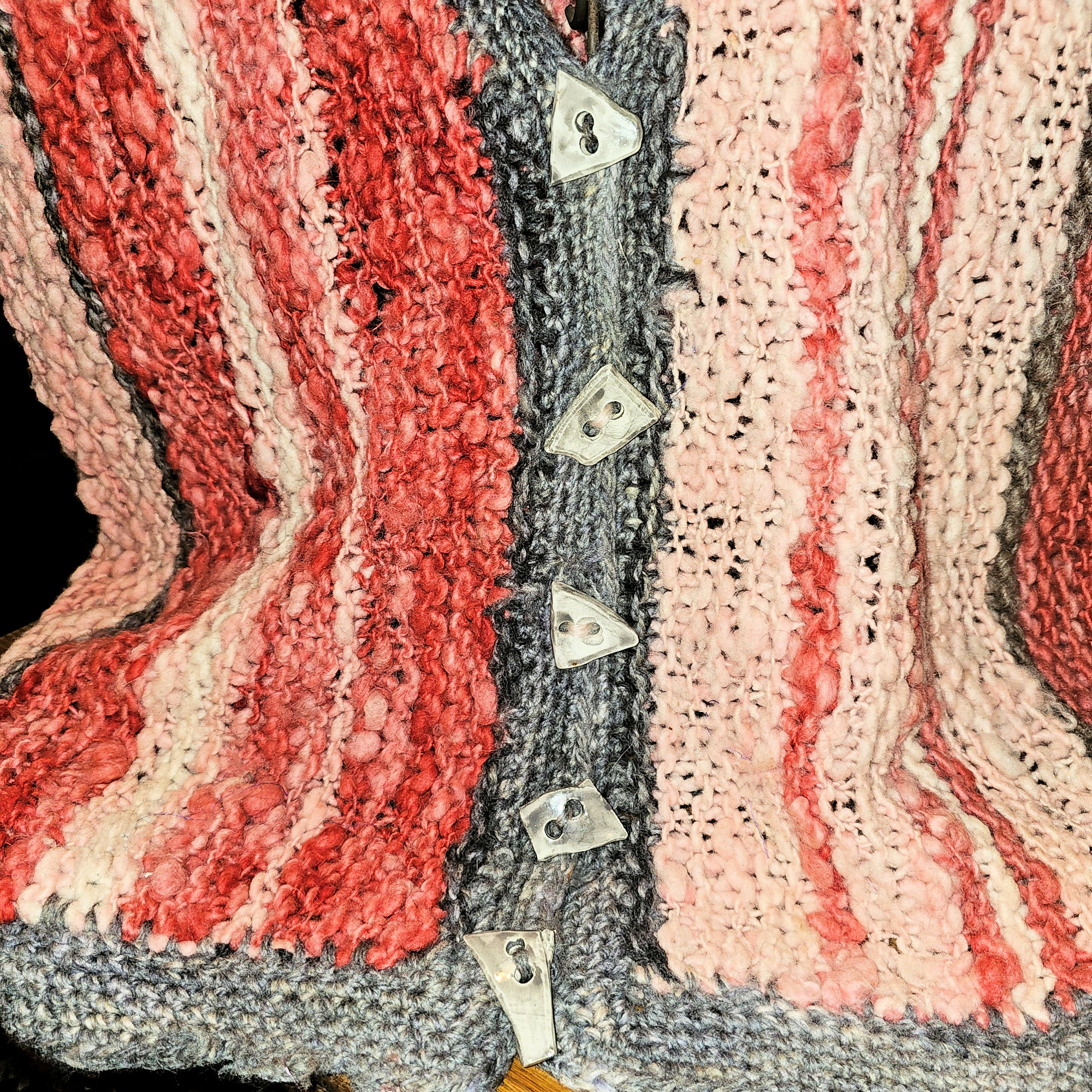 Handmade Mid‑Century Bouclé Yarn Vest – Pink &
Coral New Mexico, c.1960s