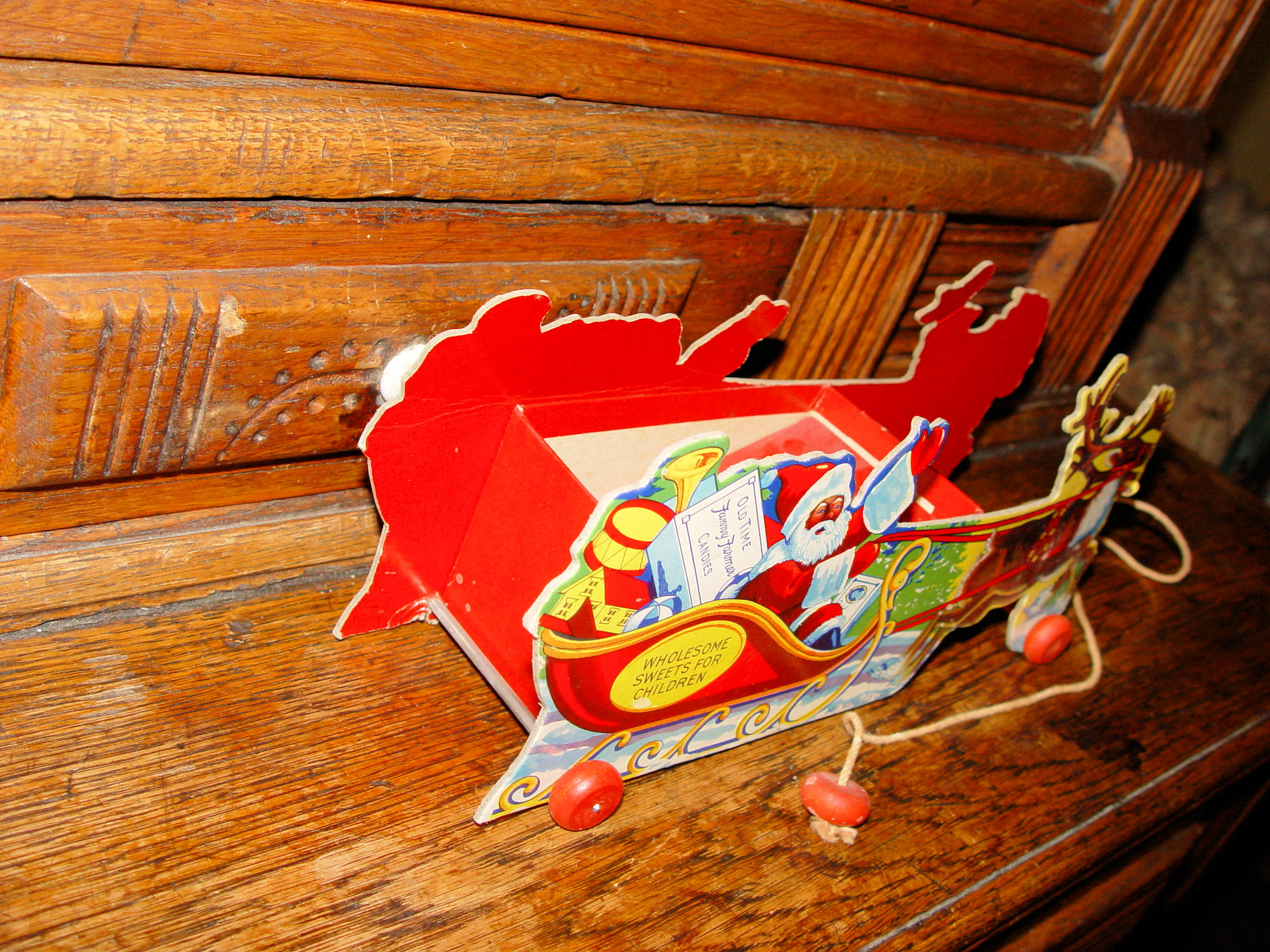 Fanny Farmer “Old Time Candies” Santa &
Reindeer sleigh and Orig. Box
