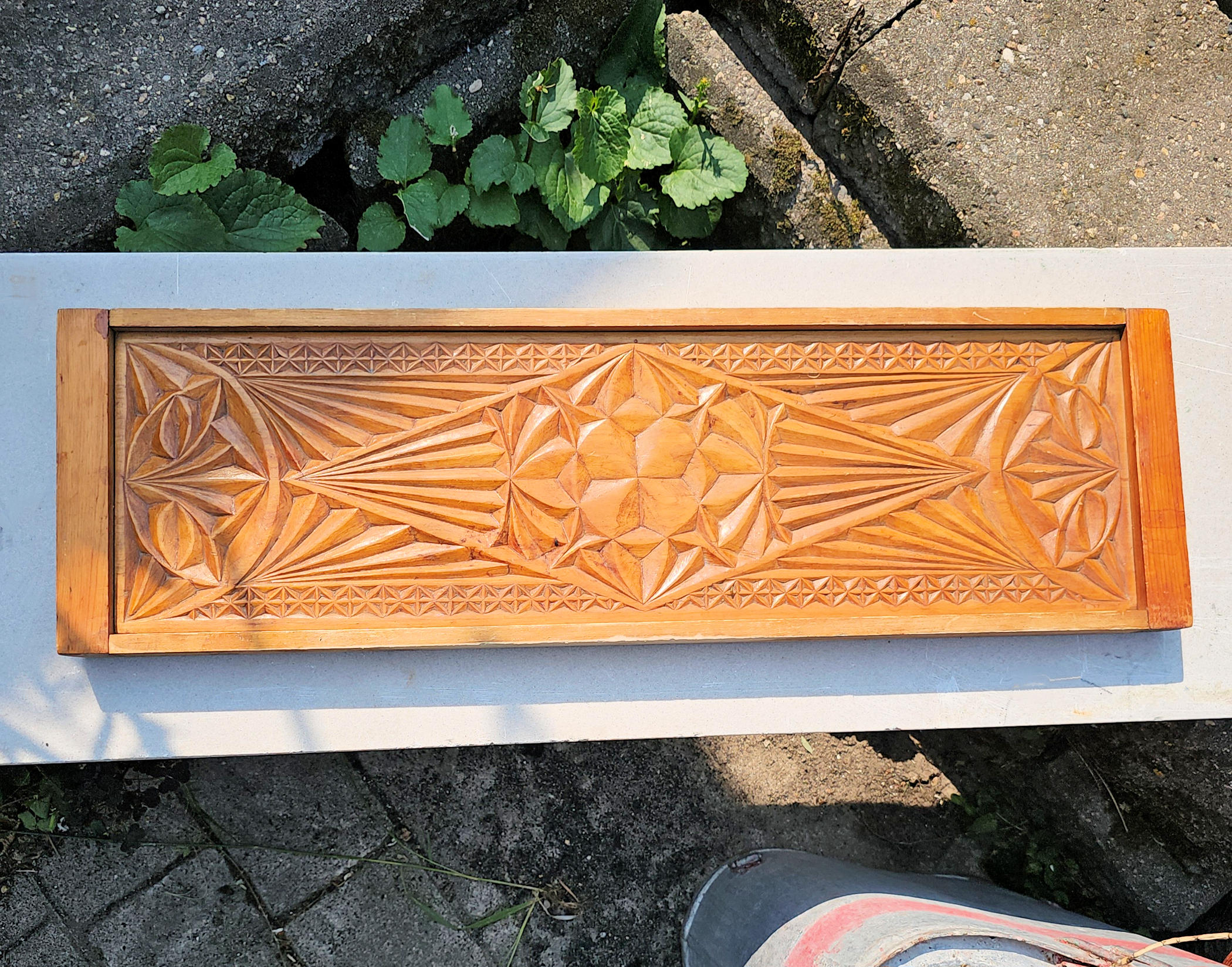 Vintage
                        Scandinavian Chip‑Carved Wooden Panel � Folk Art
                        Design, c. 1940s
