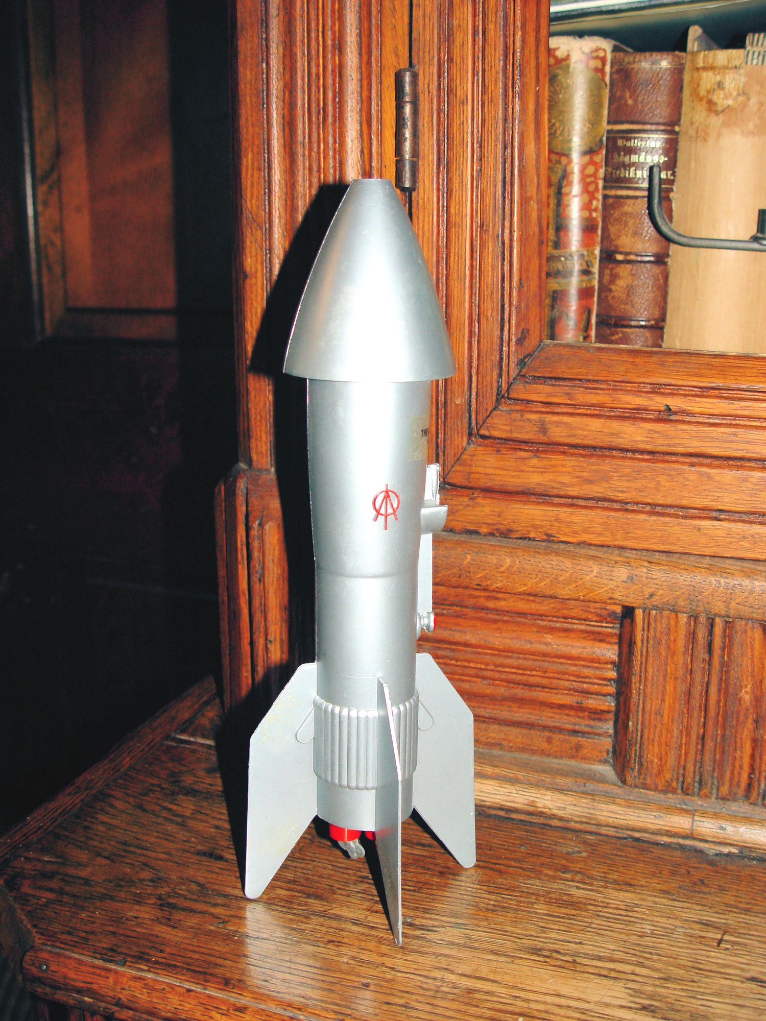 50s Top Rocket Bank – Near
Mint w/ Original Key – First
National Bank of Austin MN