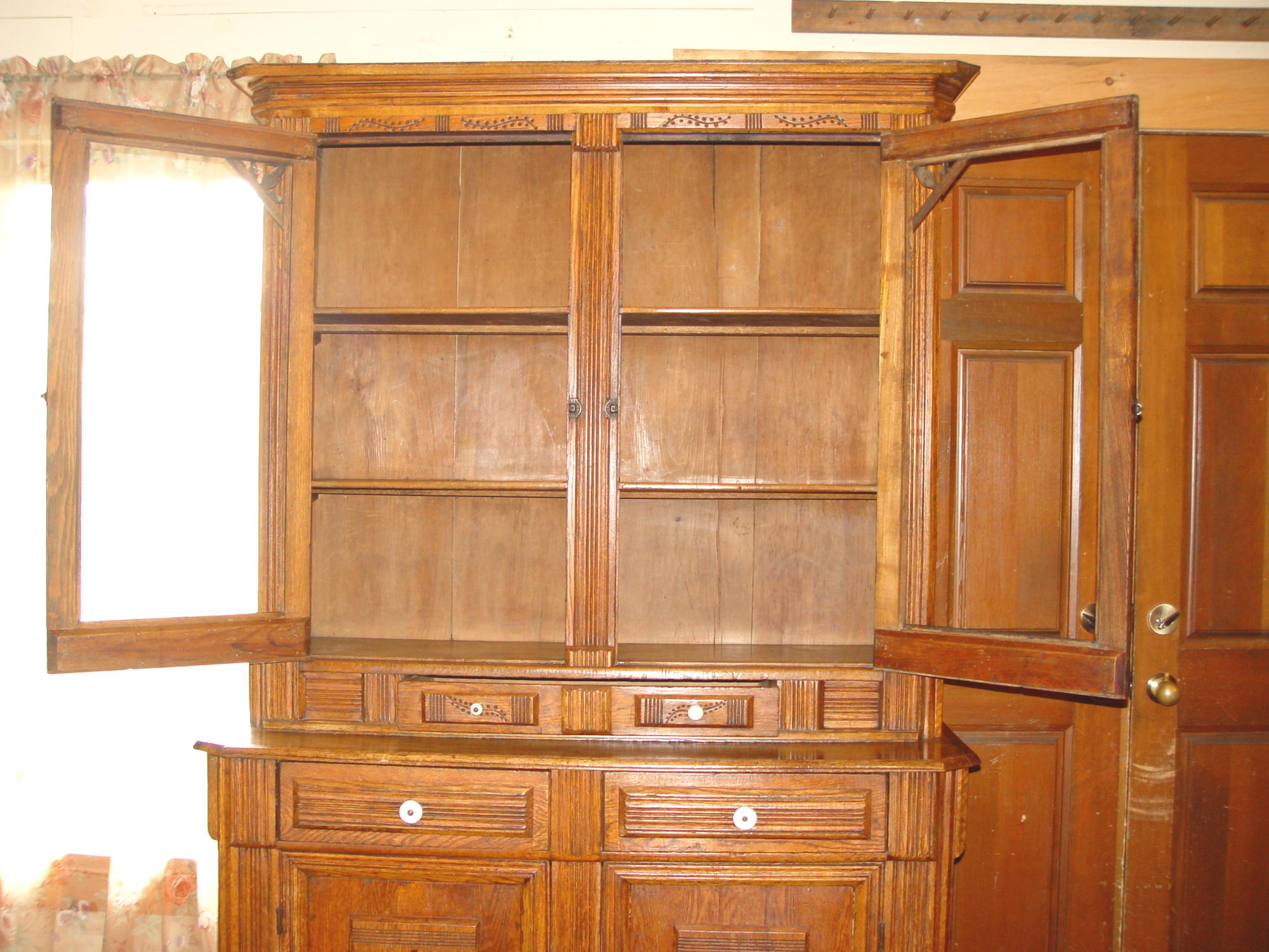 Hand‑Carved Settler’s Cabinet with Tree of Life
Motifs – Bemidji, Minnesota Provenance