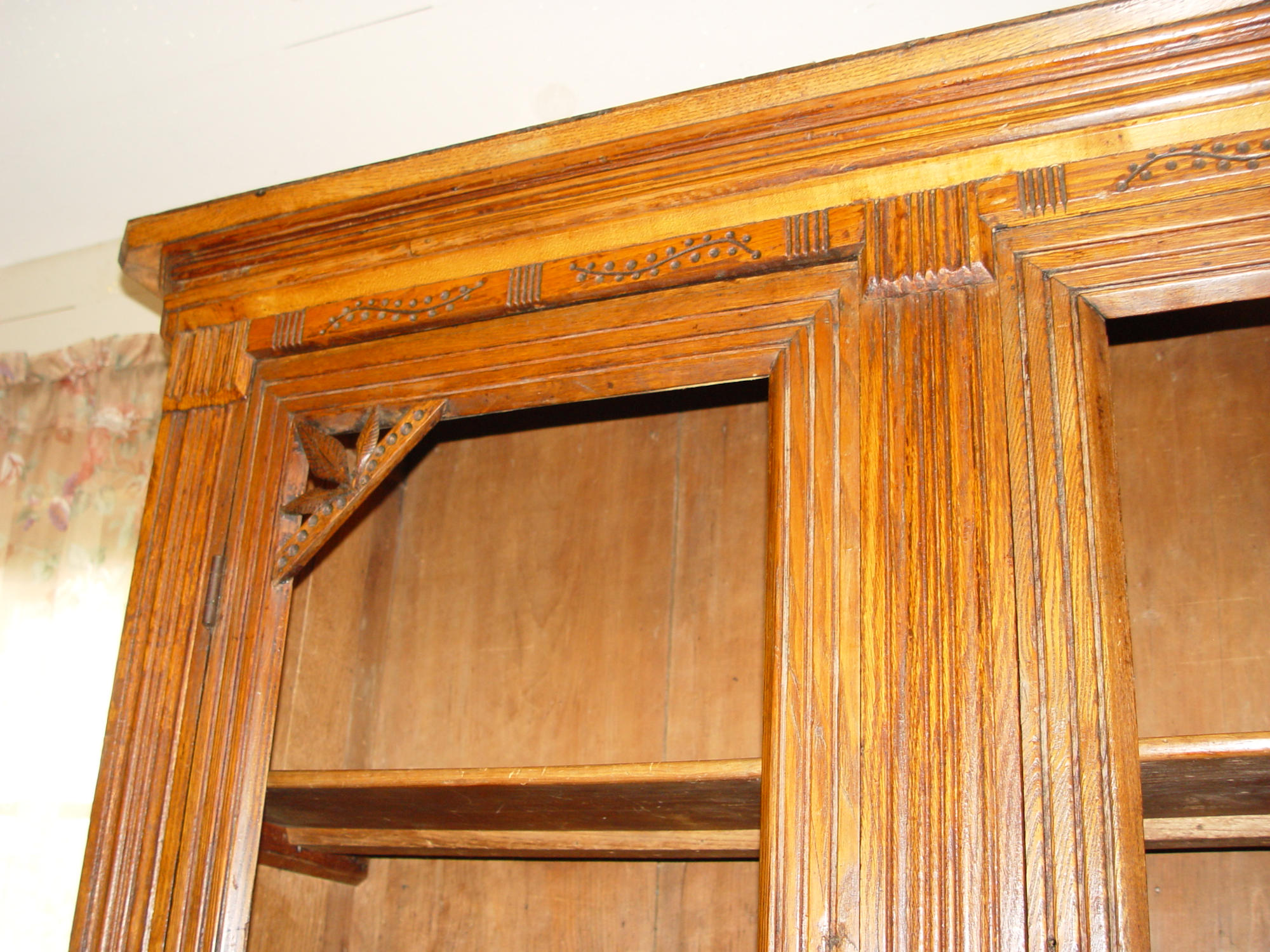 Hand‑Carved Settler’s Cabinet with Tree of Life
Motifs – Bemidji, Minnesota Provenance