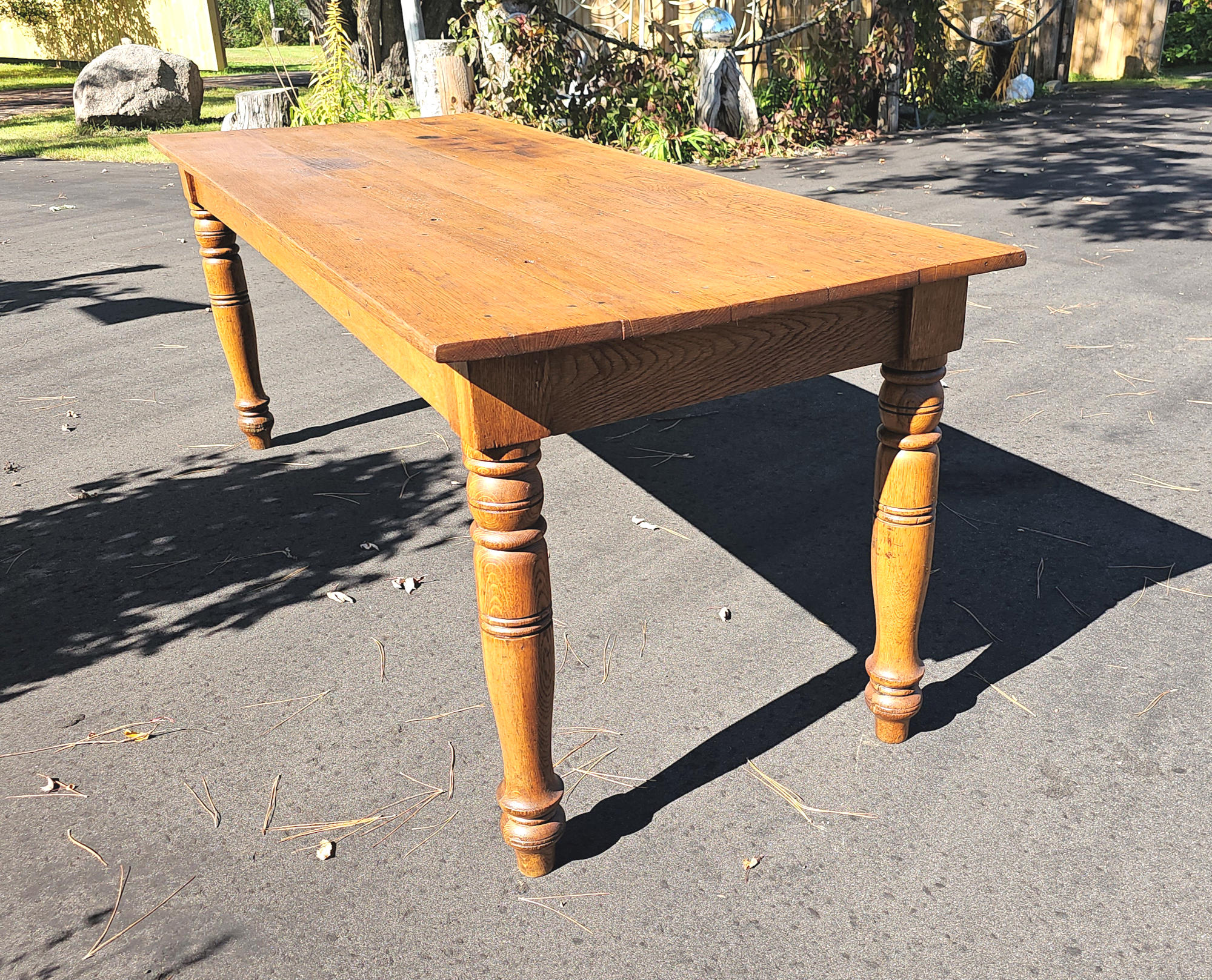 Late 1800s Oak Farmhouse Table - Country Primitive
- Turned‑Leg Base