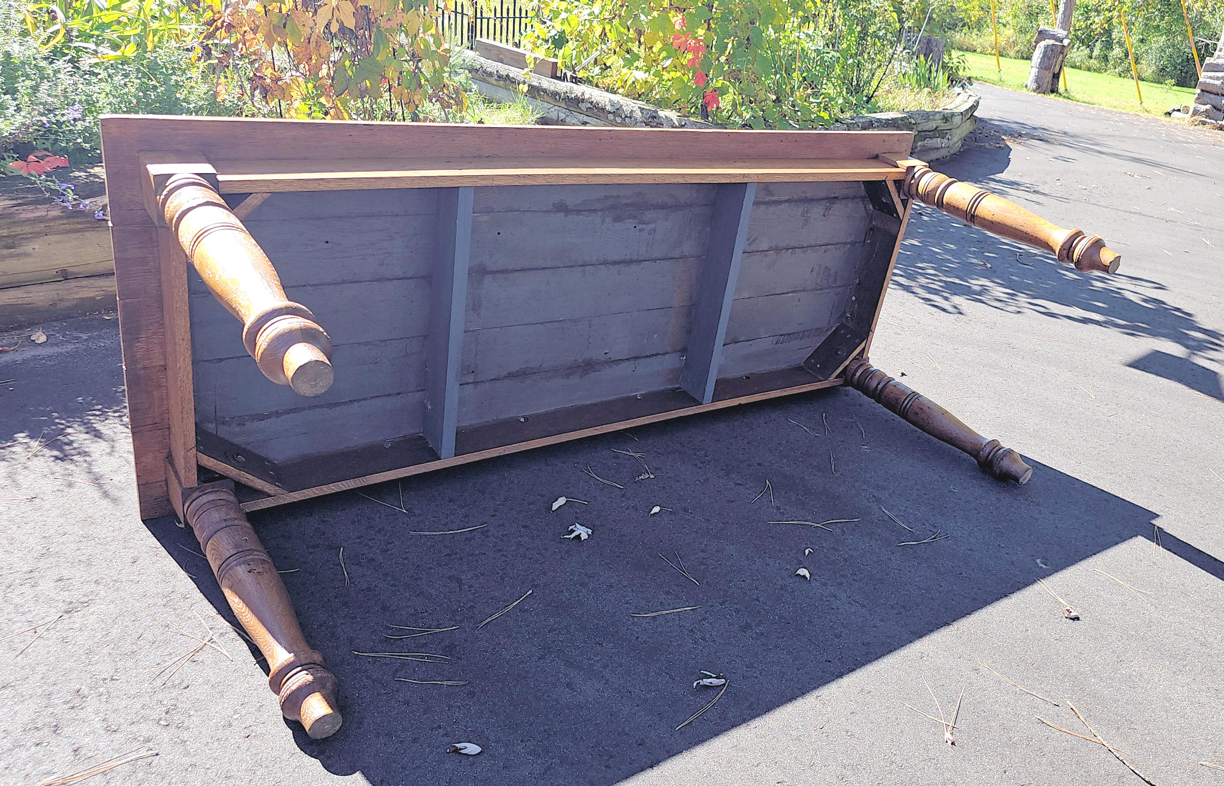Late 1800s Oak Farmhouse Table - Country Primitive
- Turned‑Leg Base