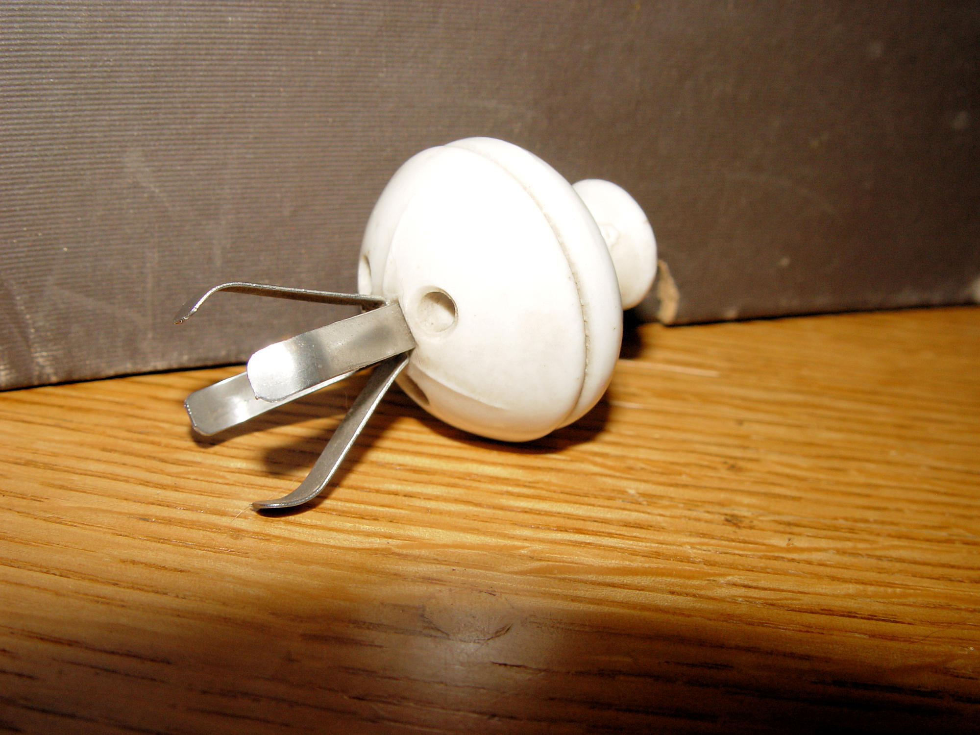 1940s Vaculator Dutch Clothless Coffee Vacuum
Clip-in Ceramic Filter
