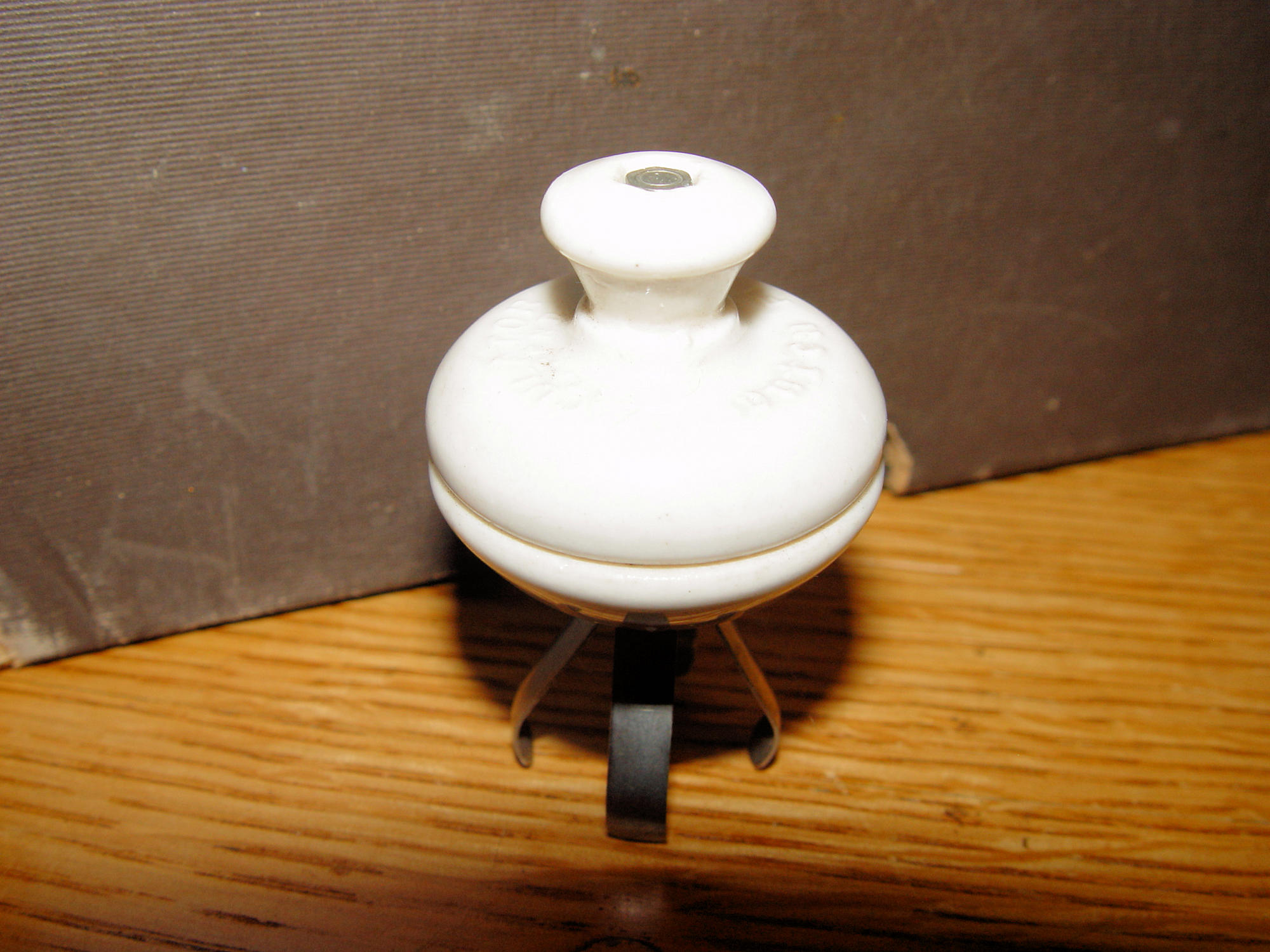 1940s
Vaculator Dutch Clothless Coffee Vacuum Clip-in
Ceramic Filter
