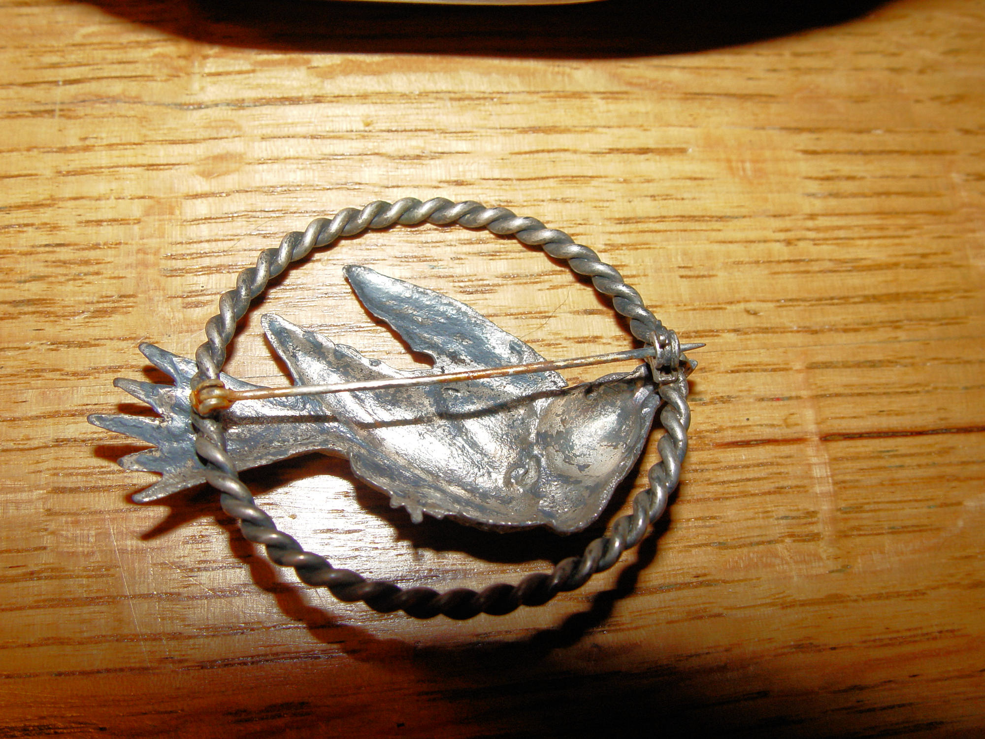 Vintage Songbird Brooch Silver-Toned Metal Bird Pin
in Twisted Hoop Frame