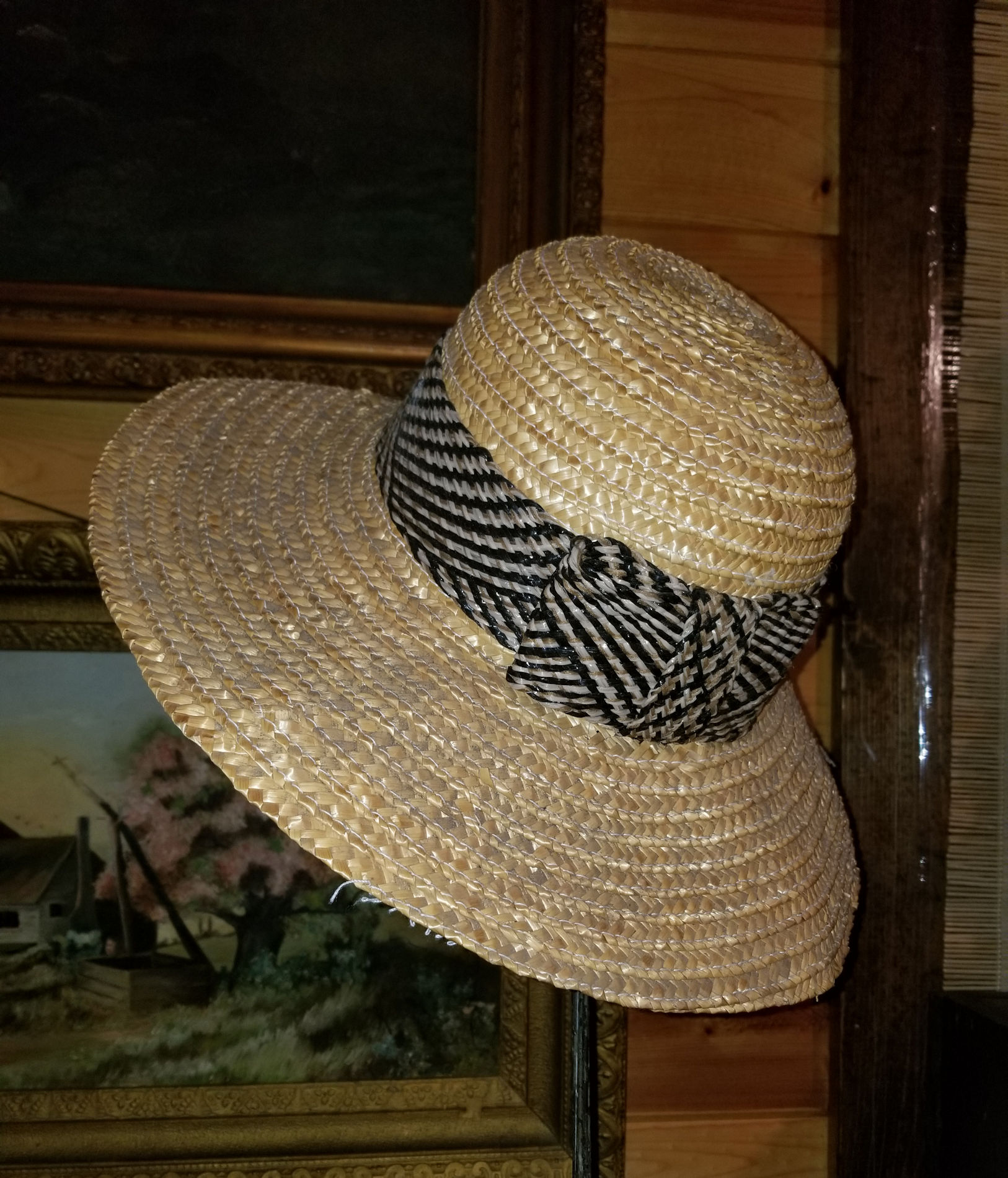 Vintage
                        Ladies Straw Summer or Garden Hat Wide Brim
                        Black & White Ribbon