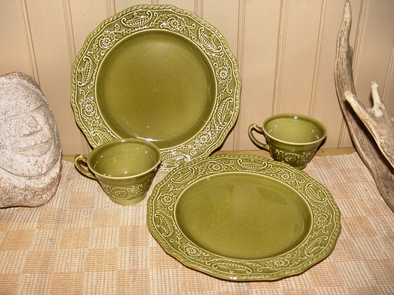 Regency
                                        Ironstone Canonsburg Pottery
                                        Green Two Dinner Plates &
                                        Cups