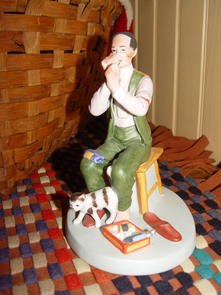 1980 Norman Rockwell 'Man
                                        Threading a Needle' Figurine;
                                        Danbury Mint