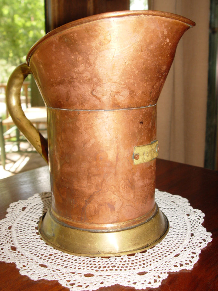 Vintage
                        Heavy Copper Primitive Tankard Measuring Cup ~
                        4L T R