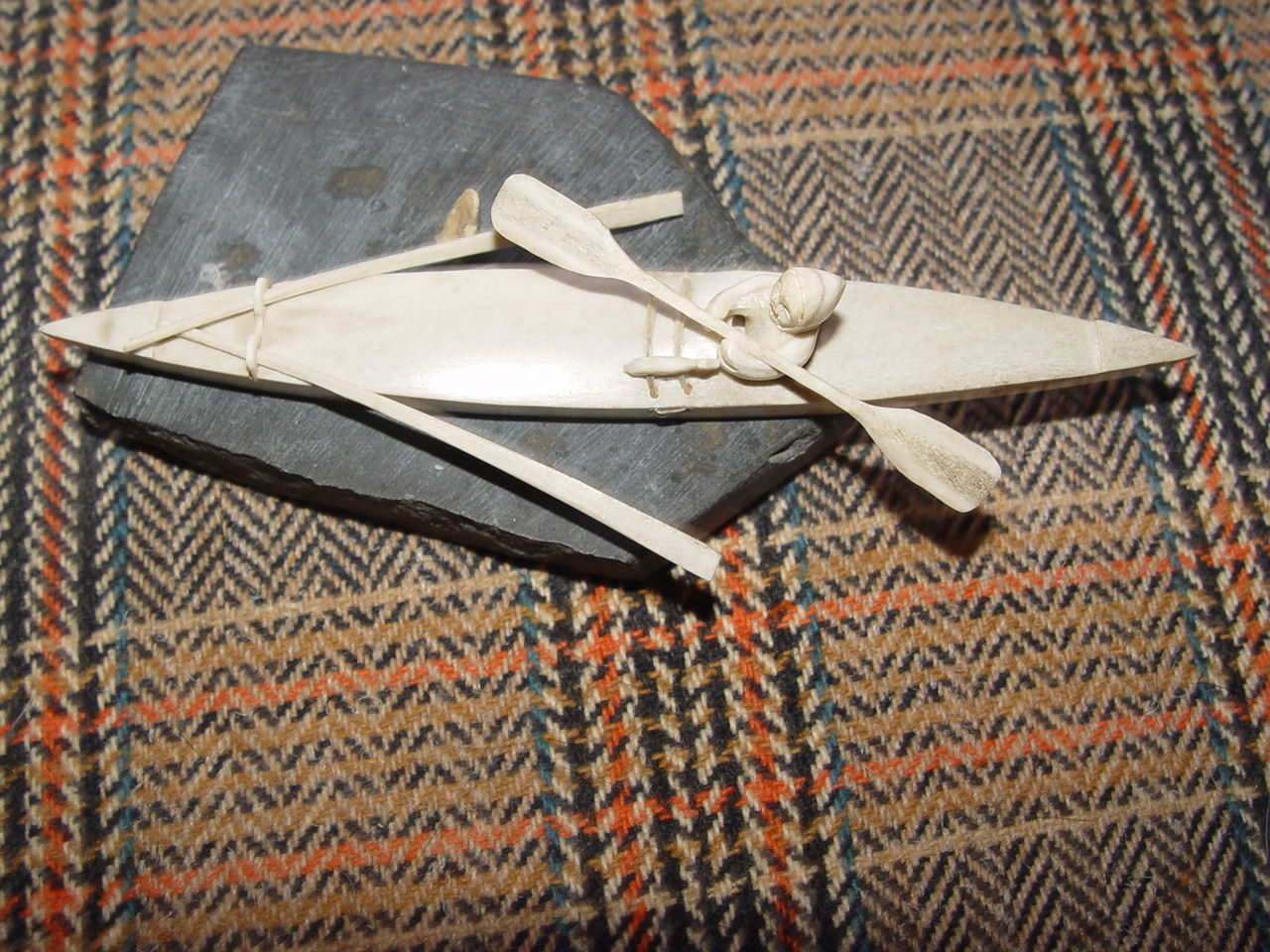 Cambridge Bay Inuit Carved Native Eskimo In Canoe
                Kayak, Spears