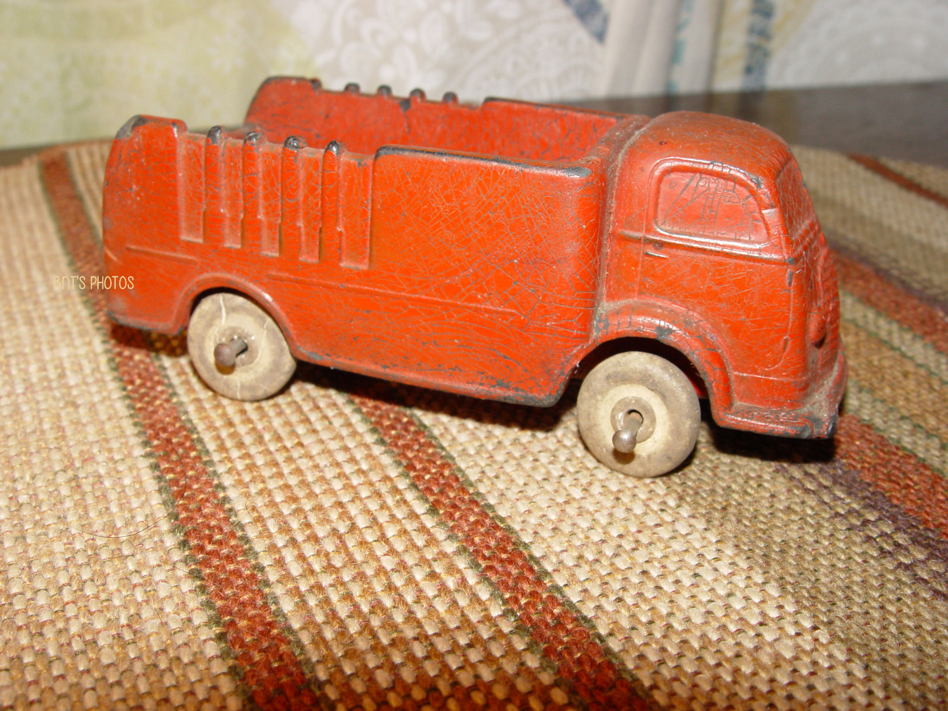 1937 AUBURN Rubber Co. 1937
                                        International Cab-over Toy