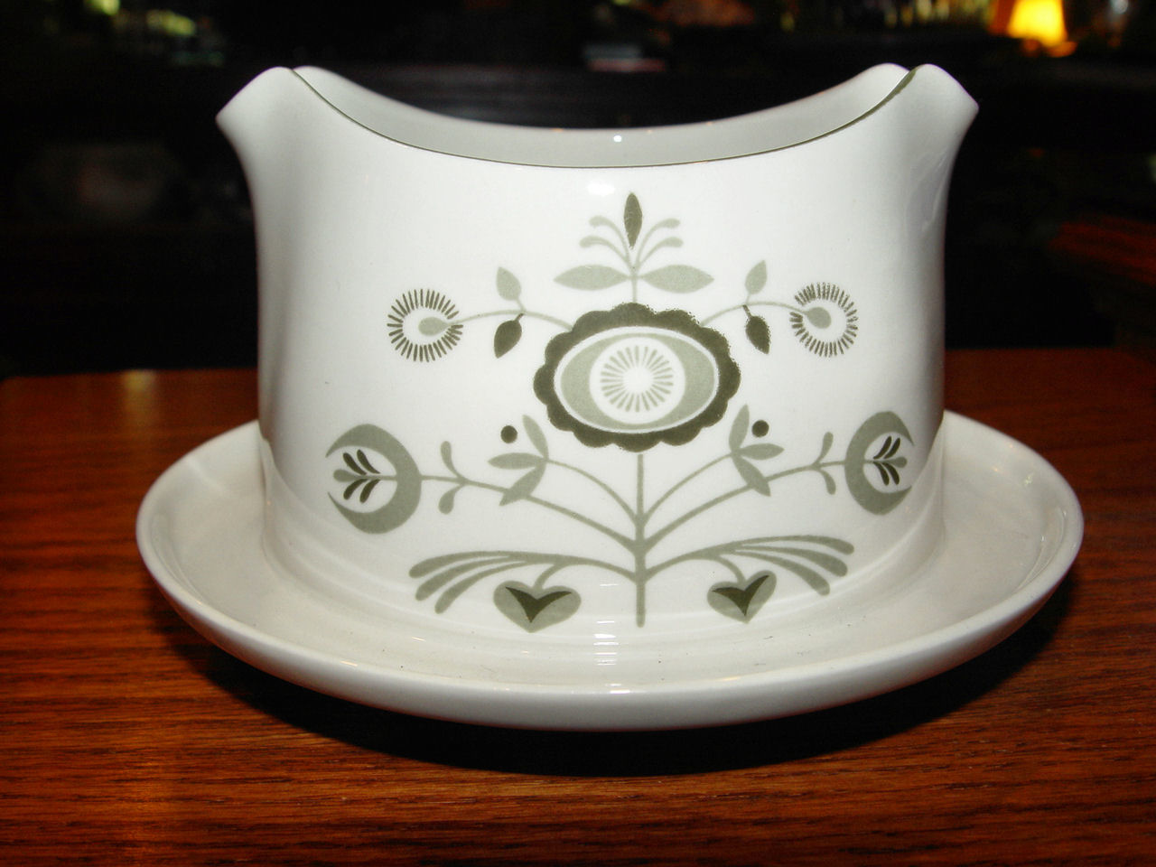 Franciscan Family China
                                        HERITAGE pattern ~ Gravy Boat